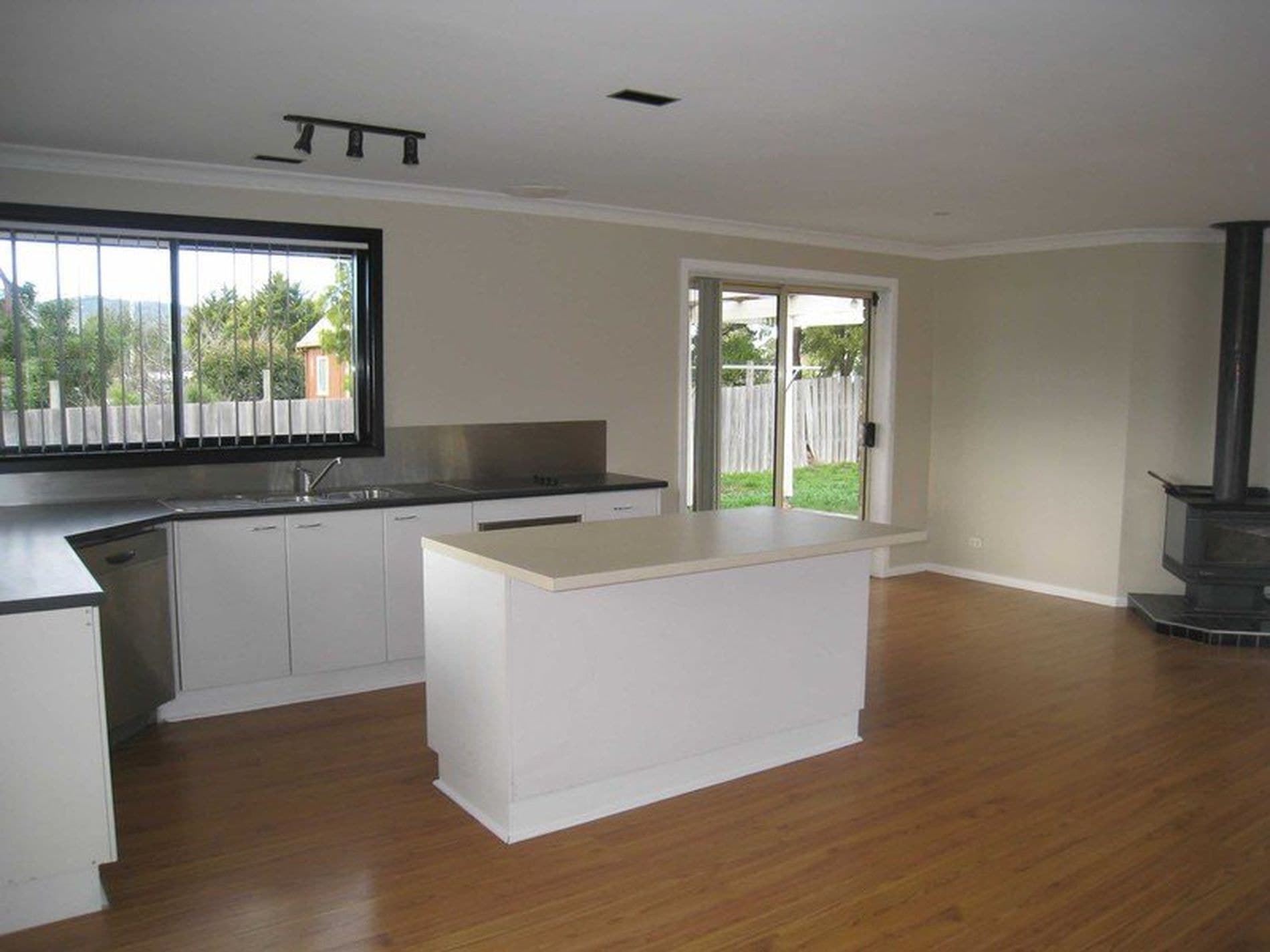 5 Angwin Court, Margate, Margate - Thumbnail 3