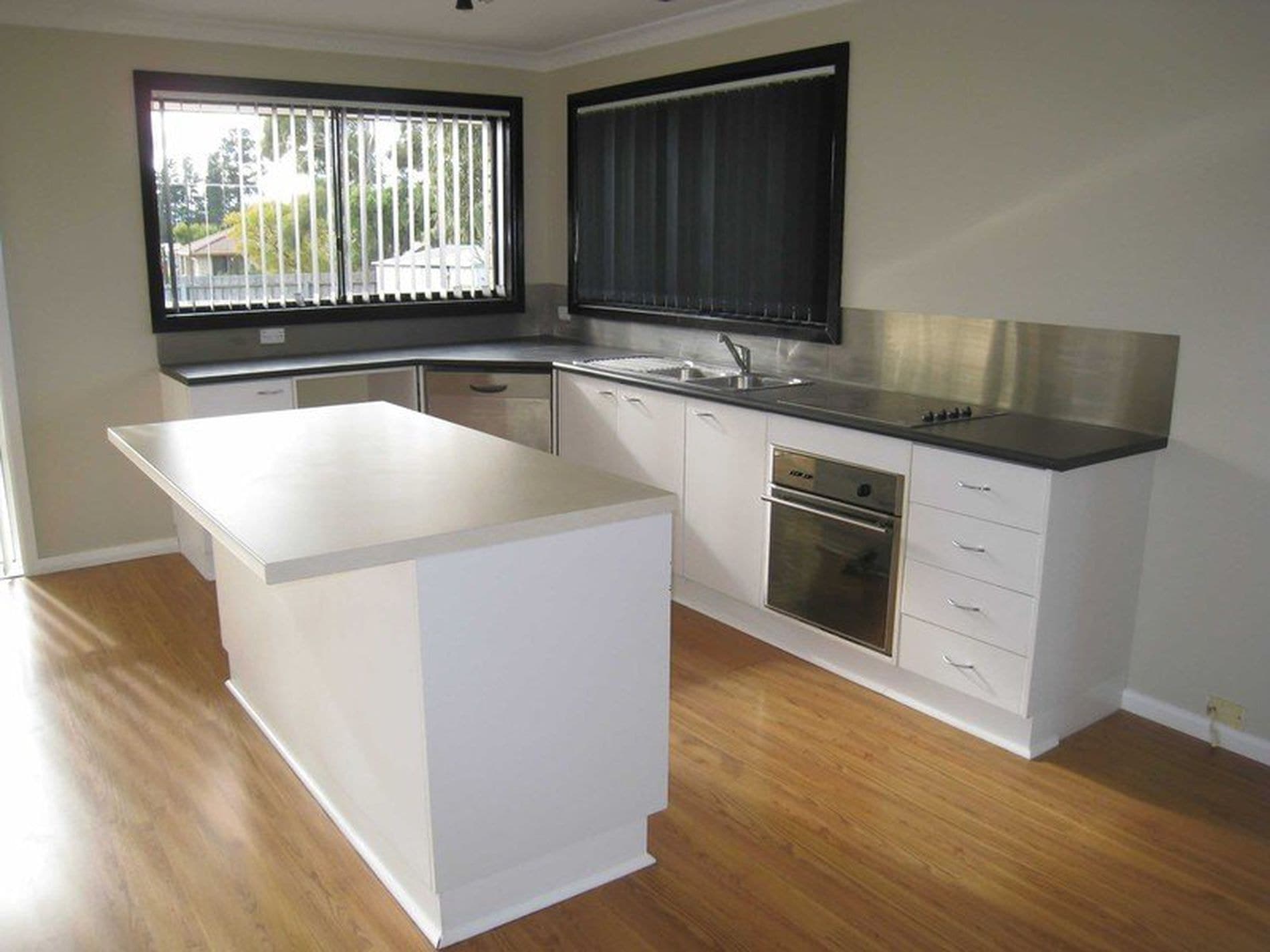 5 Angwin Court, Margate, Margate - Thumbnail 4