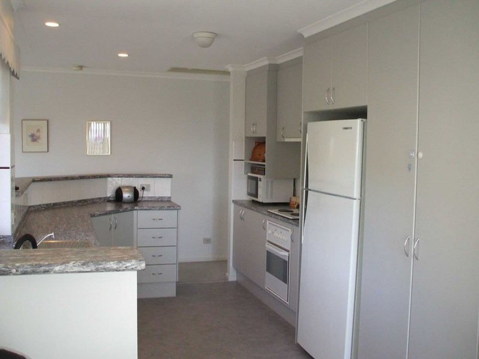 50 Jeune Drive, Acton Park, Acton Park - Thumbnail 2