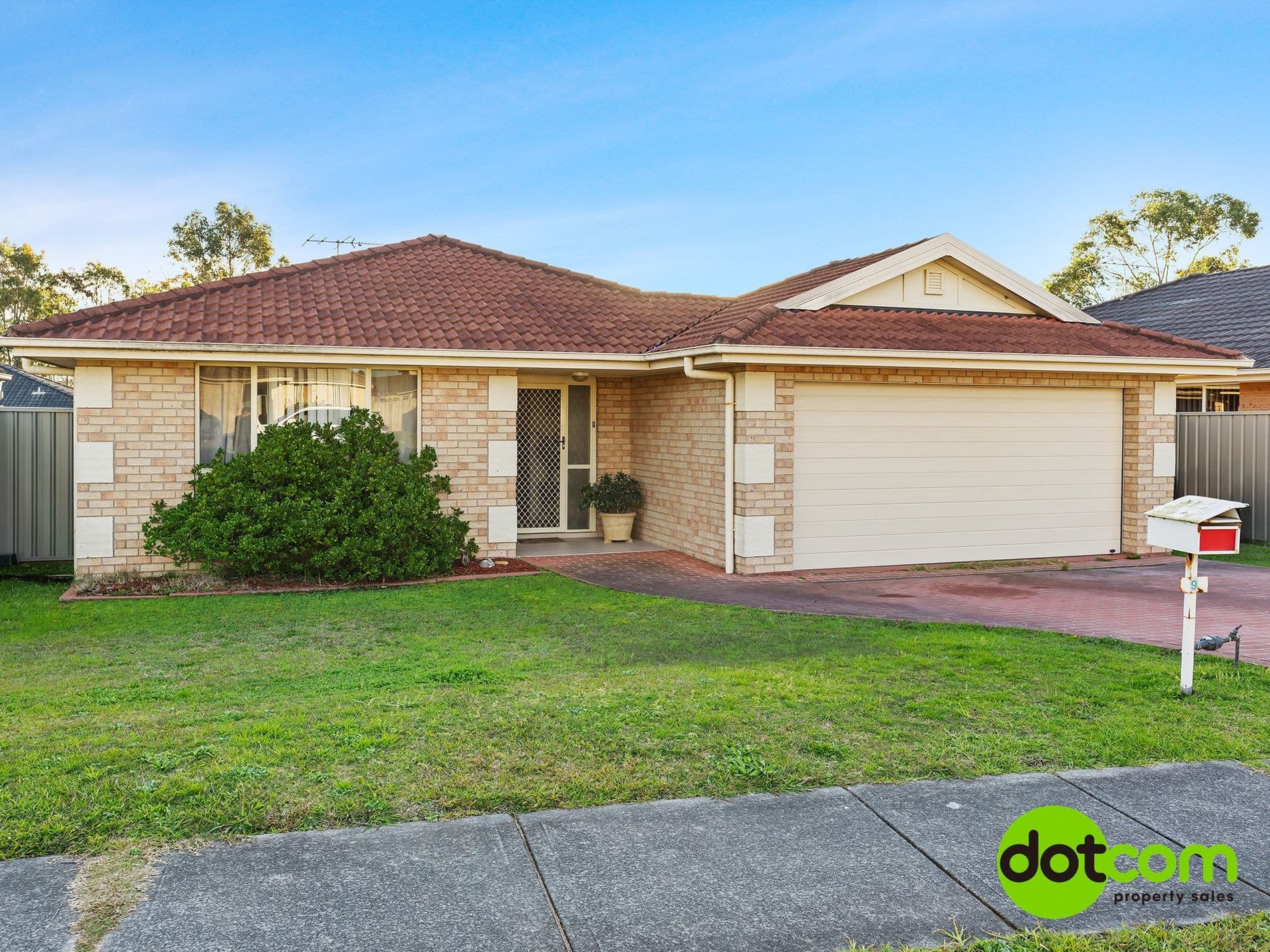 9 Primrose Drive, Hamlyn Terrace, Hamlyn Terrace - Thumbnail 2