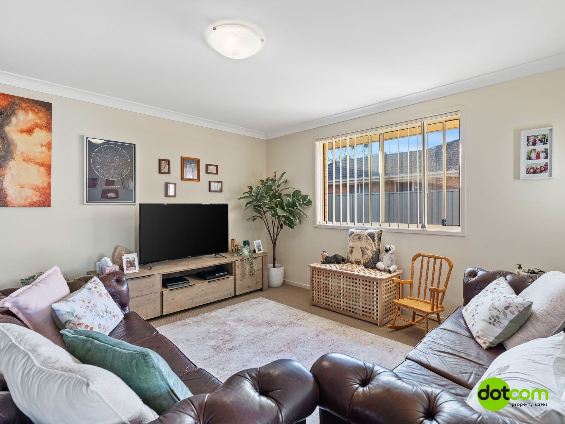 9 Primrose Drive, Hamlyn Terrace, Hamlyn Terrace - Thumbnail 3