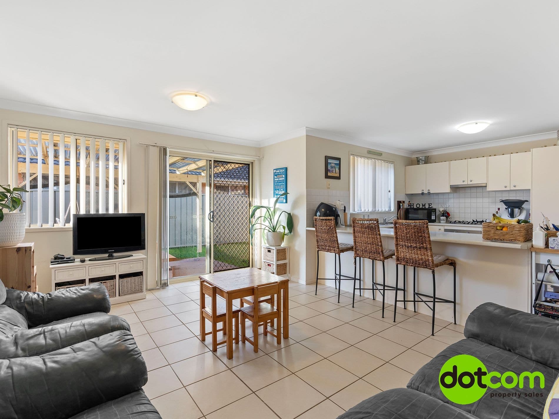 9 Primrose Drive, Hamlyn Terrace, Hamlyn Terrace - Thumbnail 4