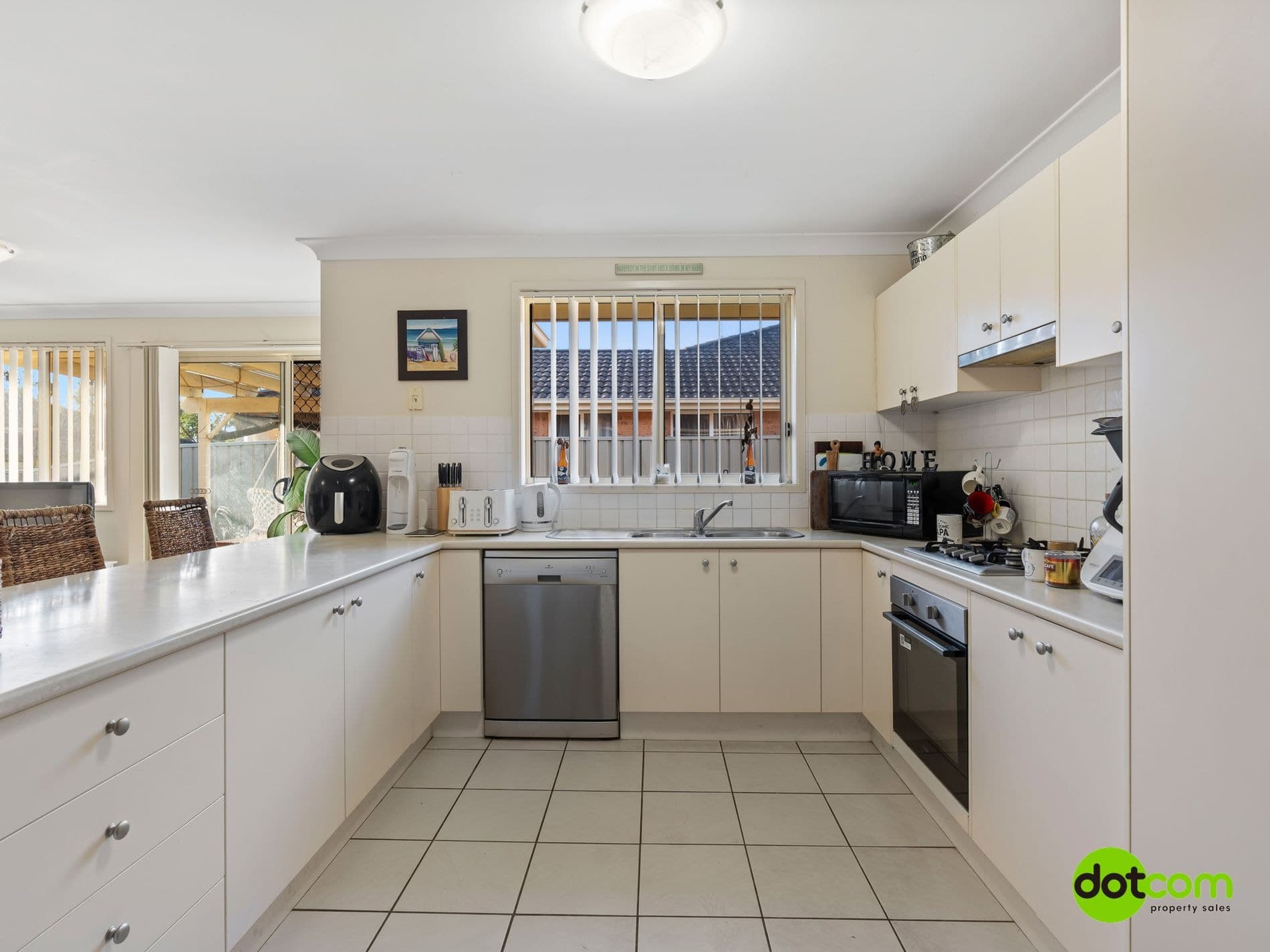 9 Primrose Drive, Hamlyn Terrace, Hamlyn Terrace - Thumbnail 5