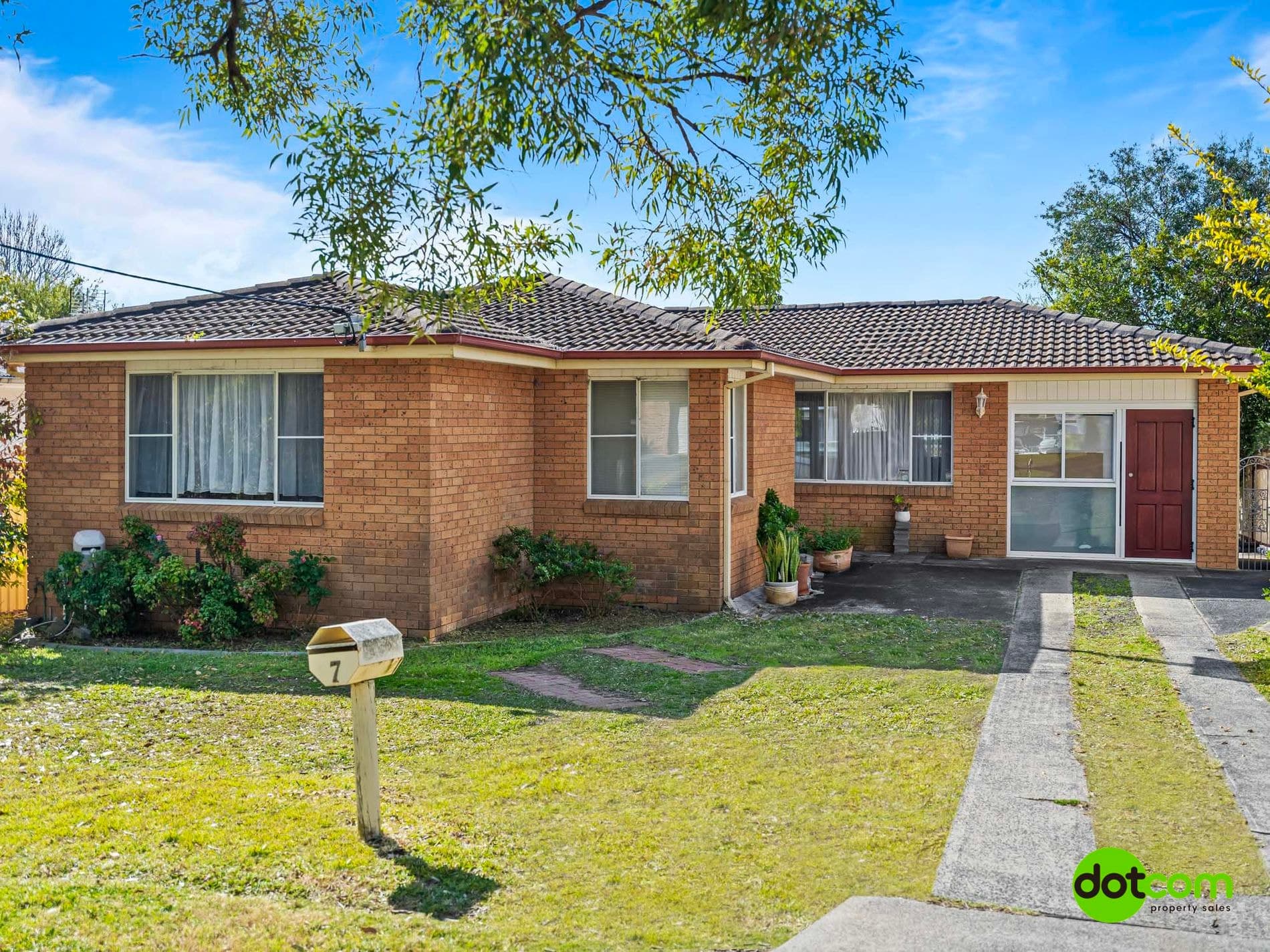7 Ocean View Road, Gorokan, Gorokan - Image 1