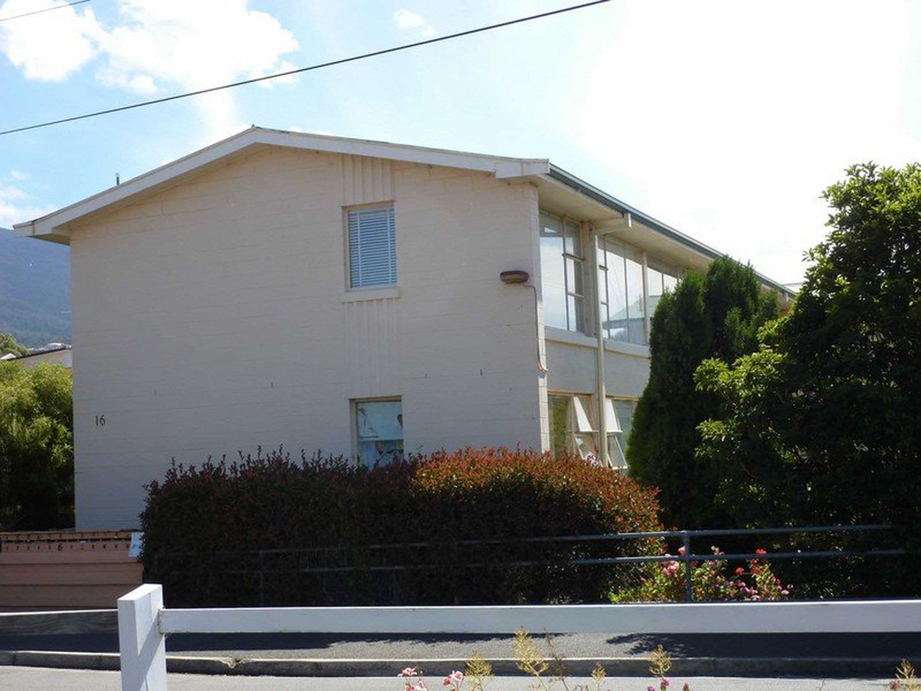 2 / 16 Cross Street, New Town, New Town - Thumbnail 2