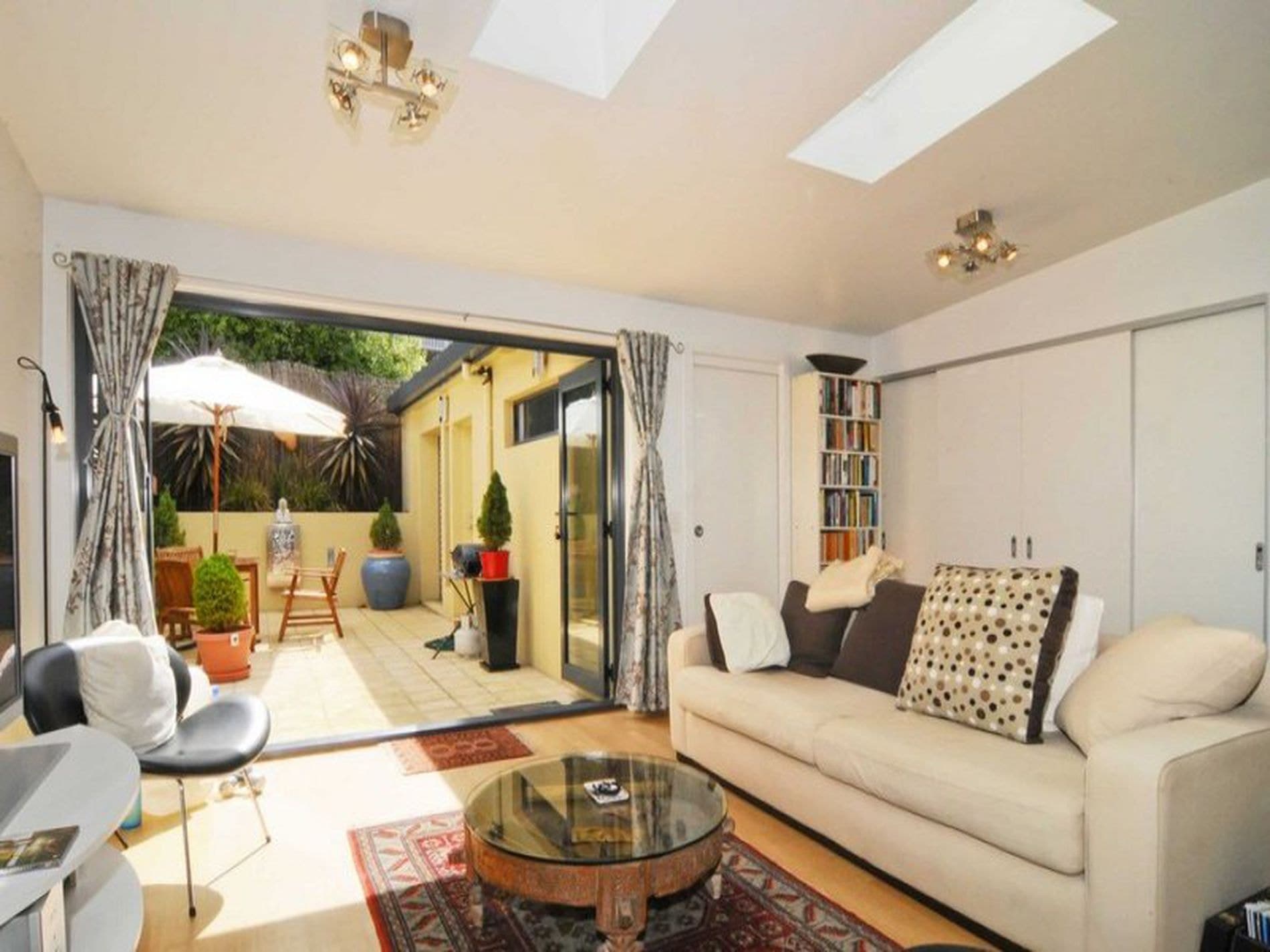 3 Lincoln Street, SANDY BAY TAS, Sandy Bay - Thumbnail 2