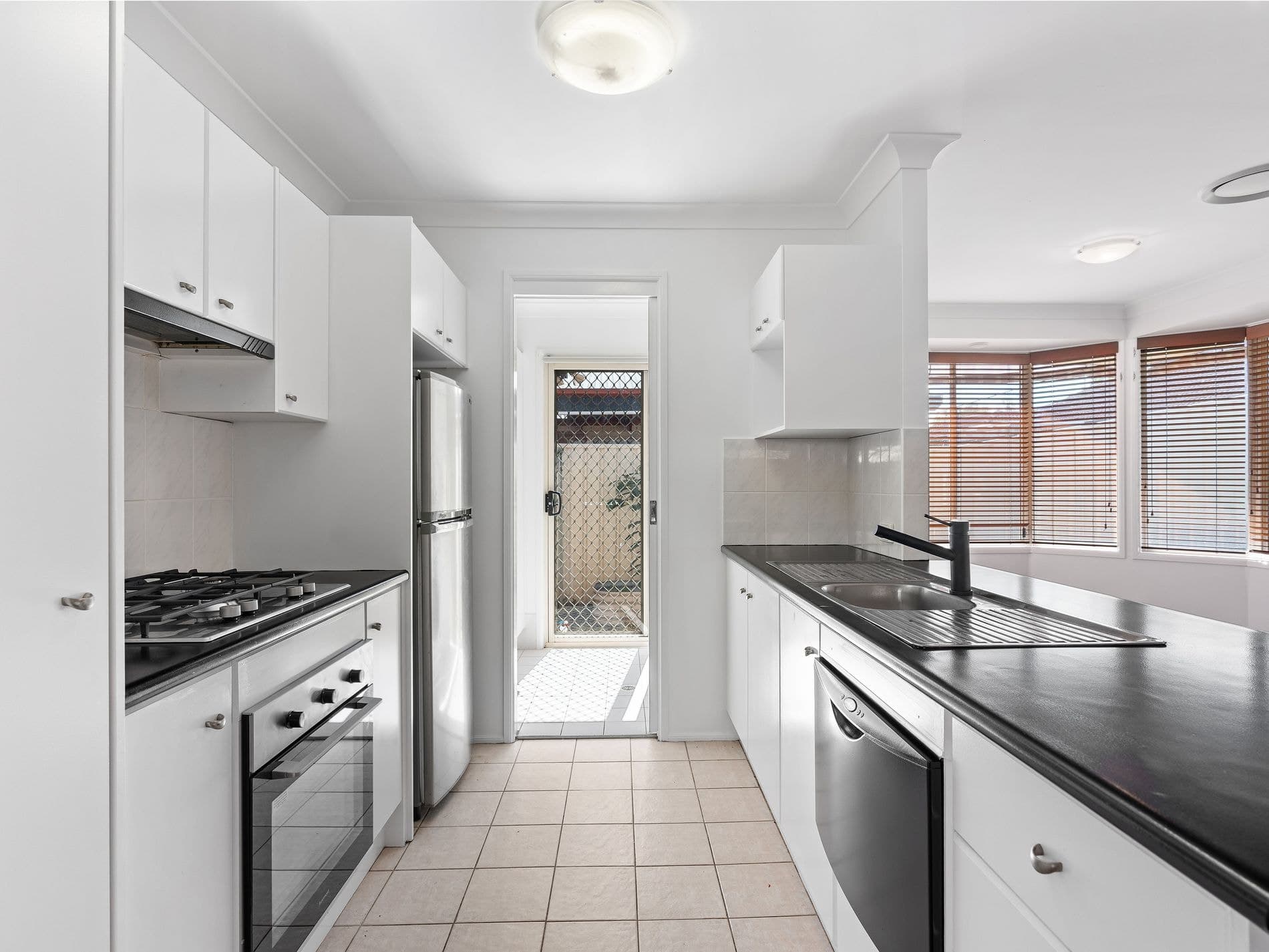 22 Kite Crescent, Hamlyn Terrace - Thumbnail 3