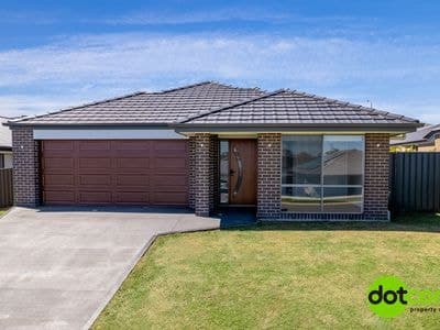 29 Caravel Street, Hamlyn Terrace - Image 1