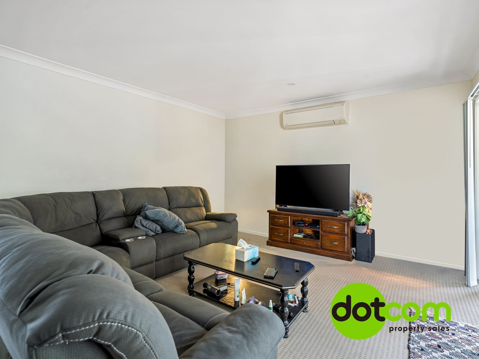 69 Nigella Circuit, Hamlyn Terrace - Thumbnail 3