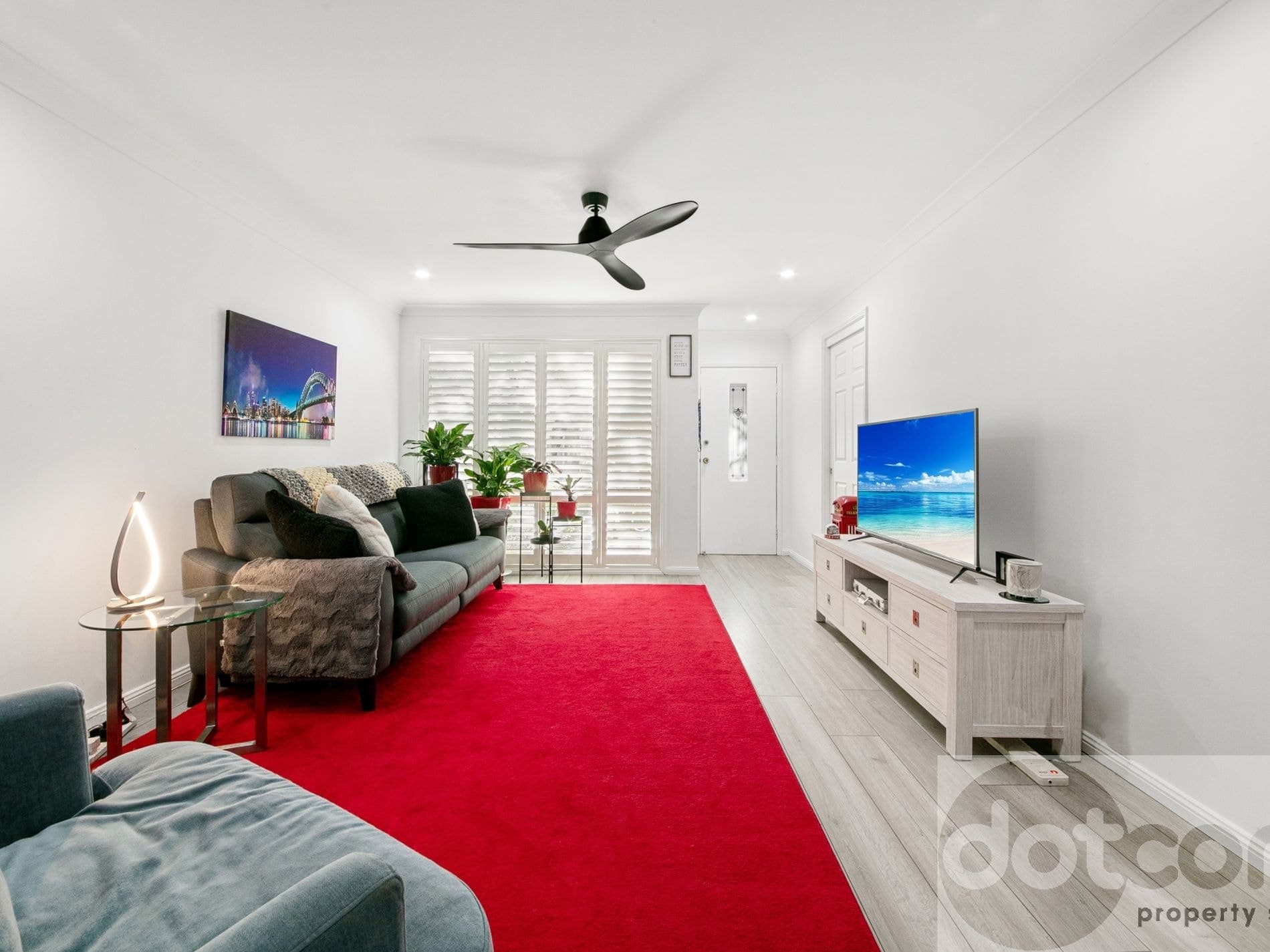 12 / 64, East Gosford - Thumbnail 2