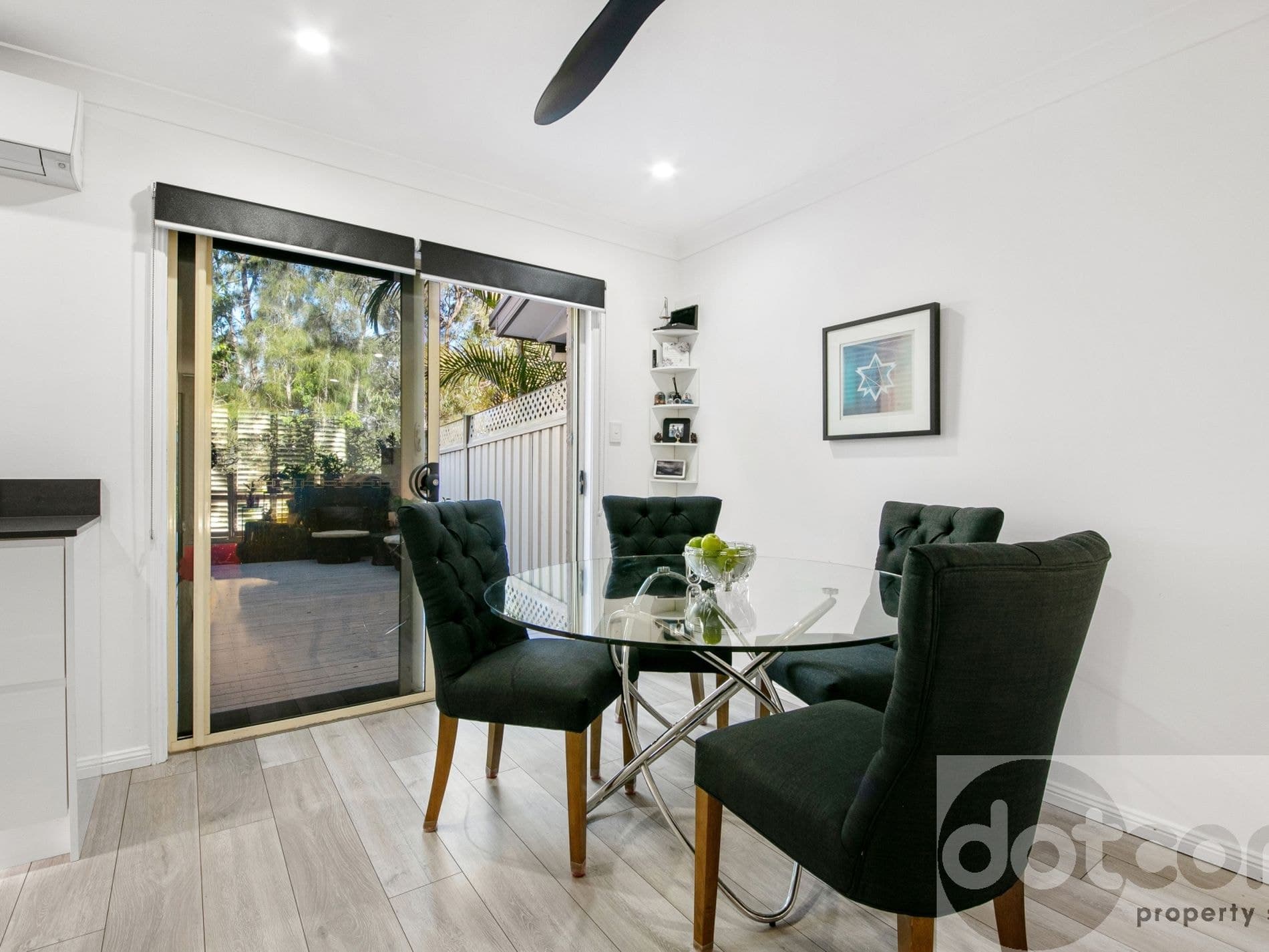 12 / 64, East Gosford - Thumbnail 3