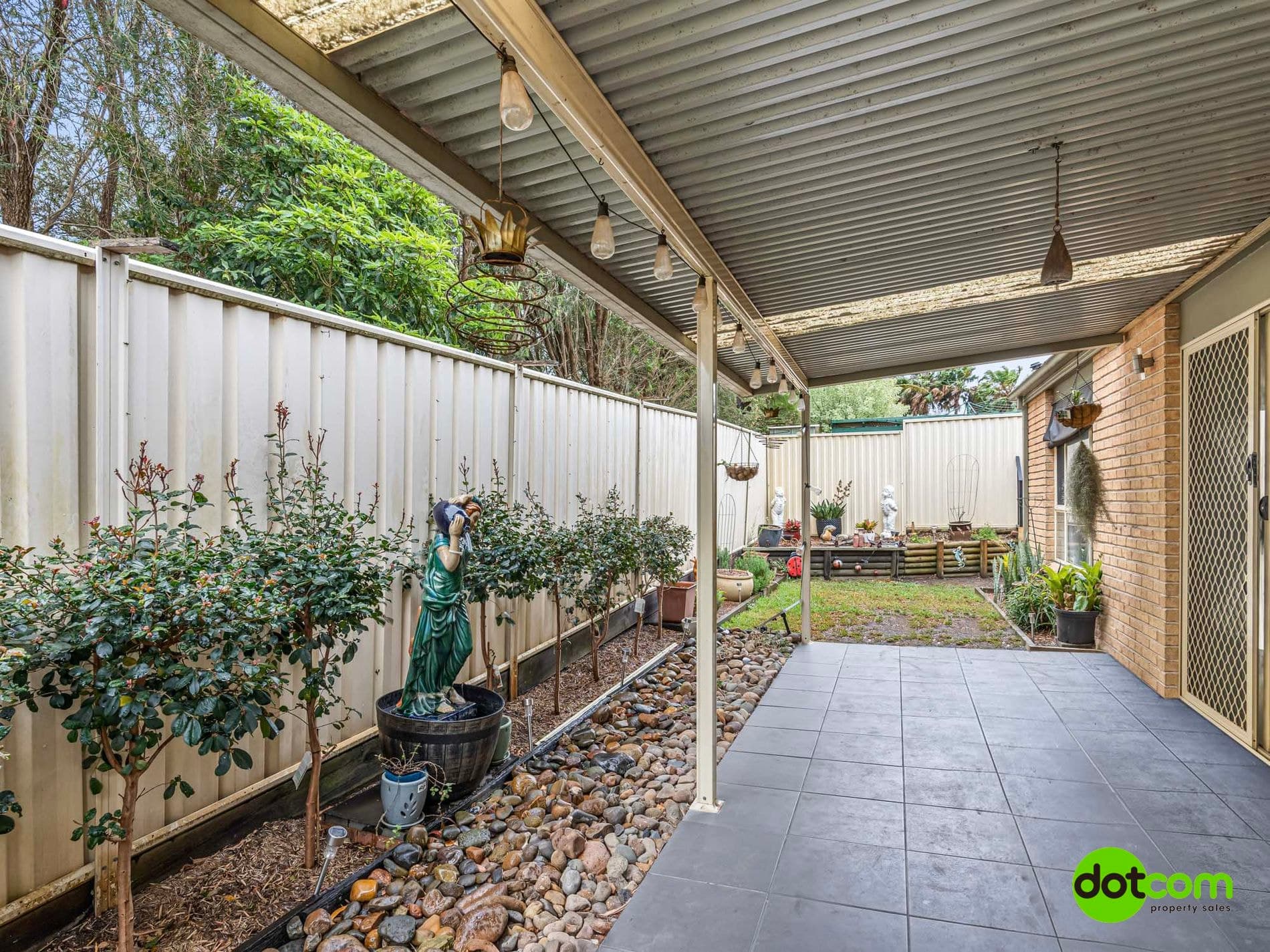 1 Karingal Place, Blue Haven - Thumbnail 7