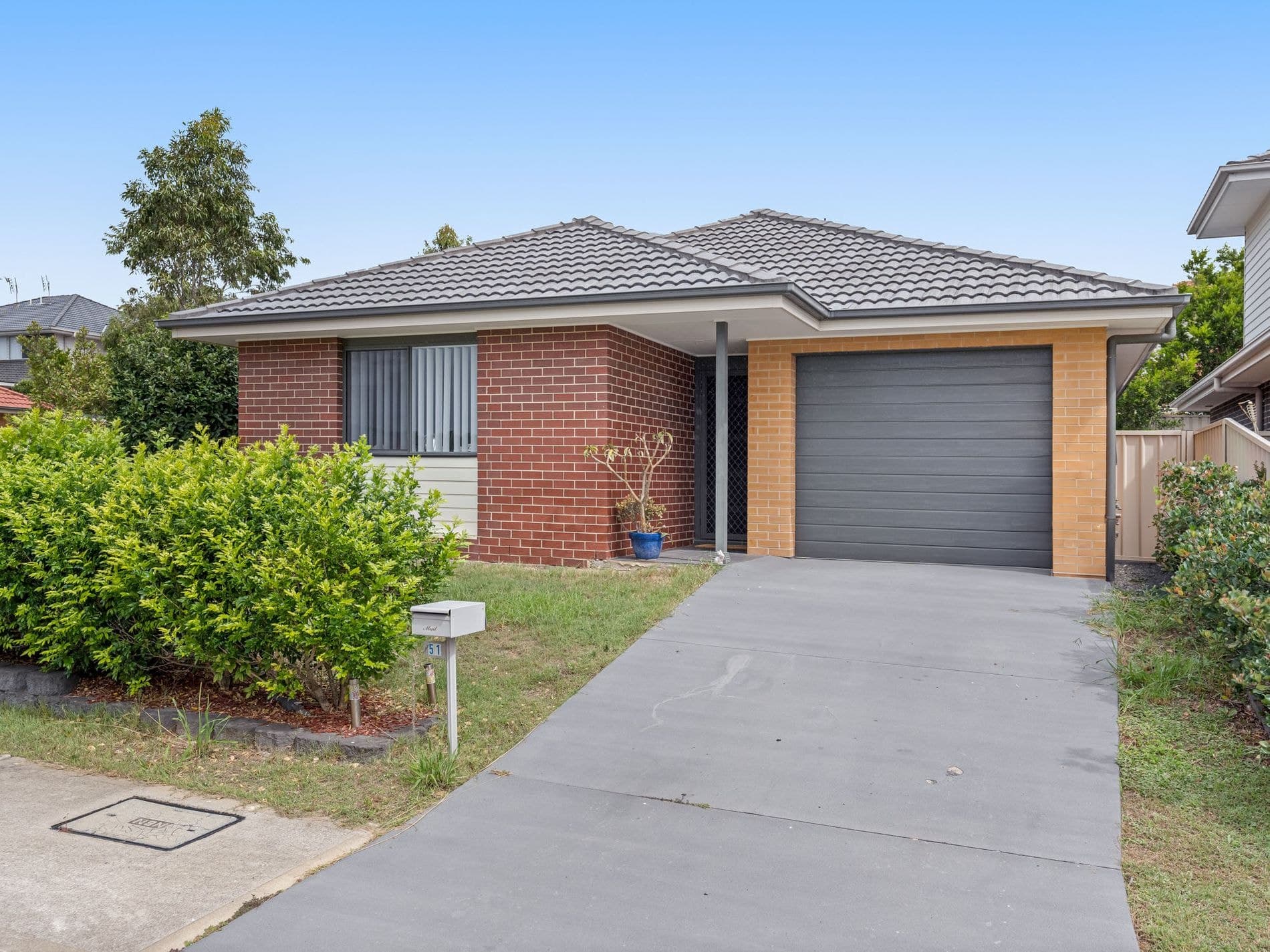51 Nigella Circuit, Hamlyn Terrace - Image 1