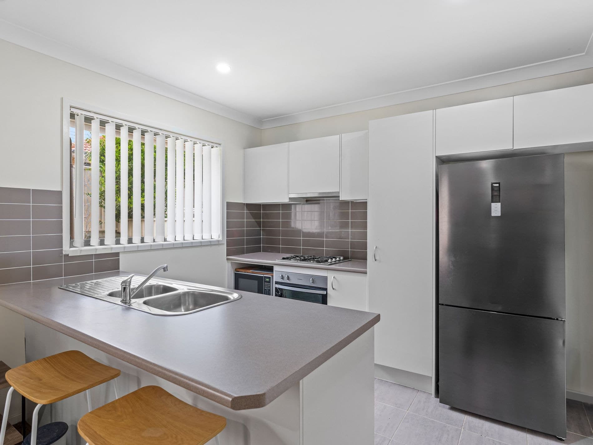 51 Nigella Circuit, Hamlyn Terrace - Thumbnail 3