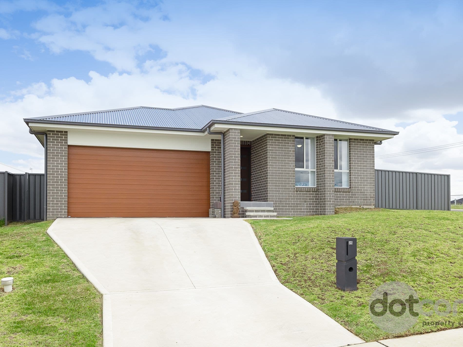 25 Royston Circuit, Farley - Image 1