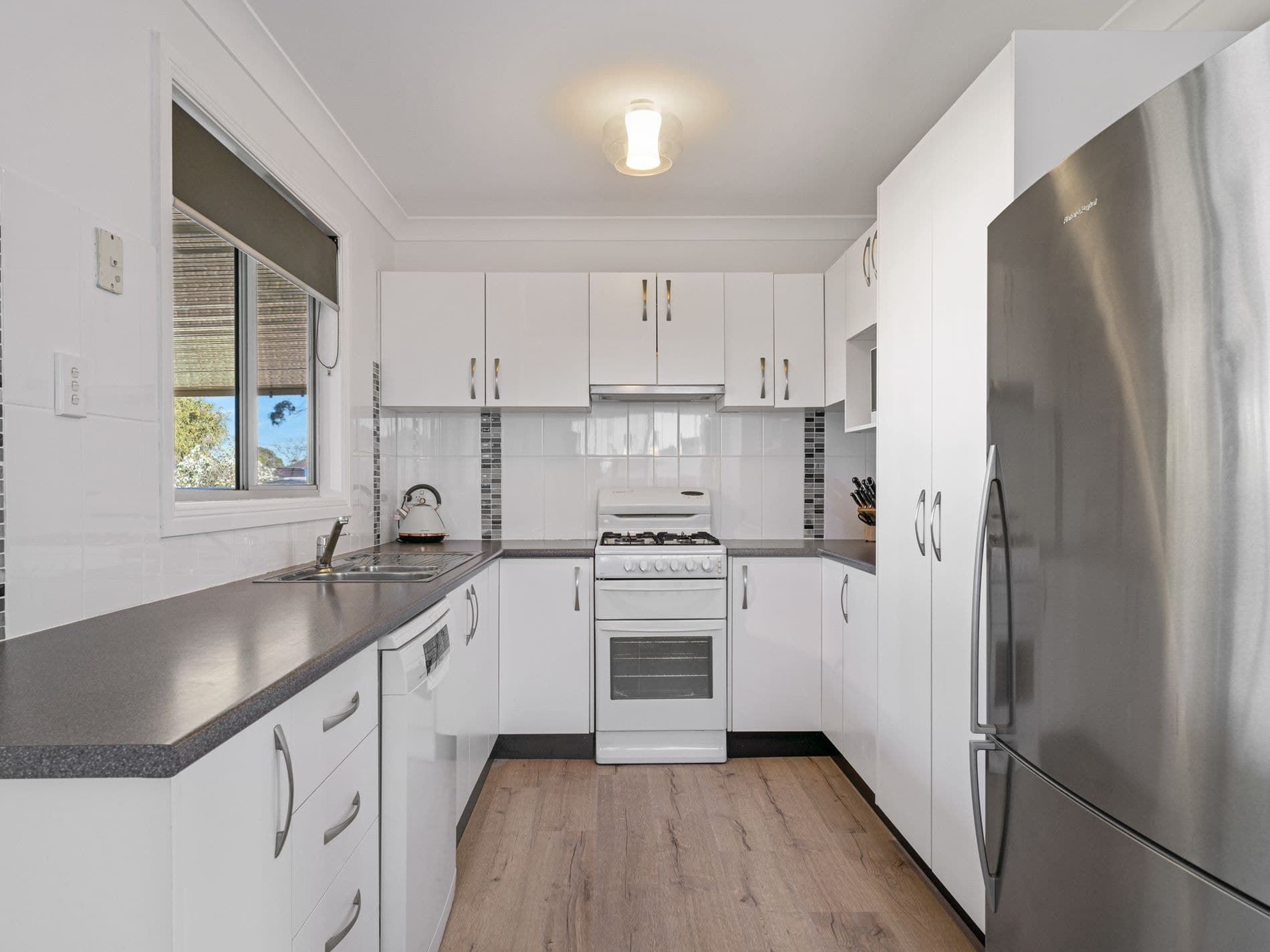 57 Pinehurst Way, Blue Haven - Thumbnail 2