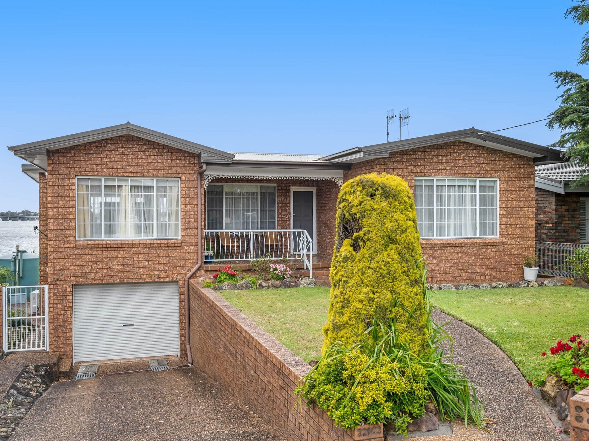 15 Arlunya Avenue, Gorokan - Image 1