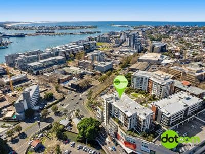 402 / 21 Steel Street, Newcastle West - Image 1