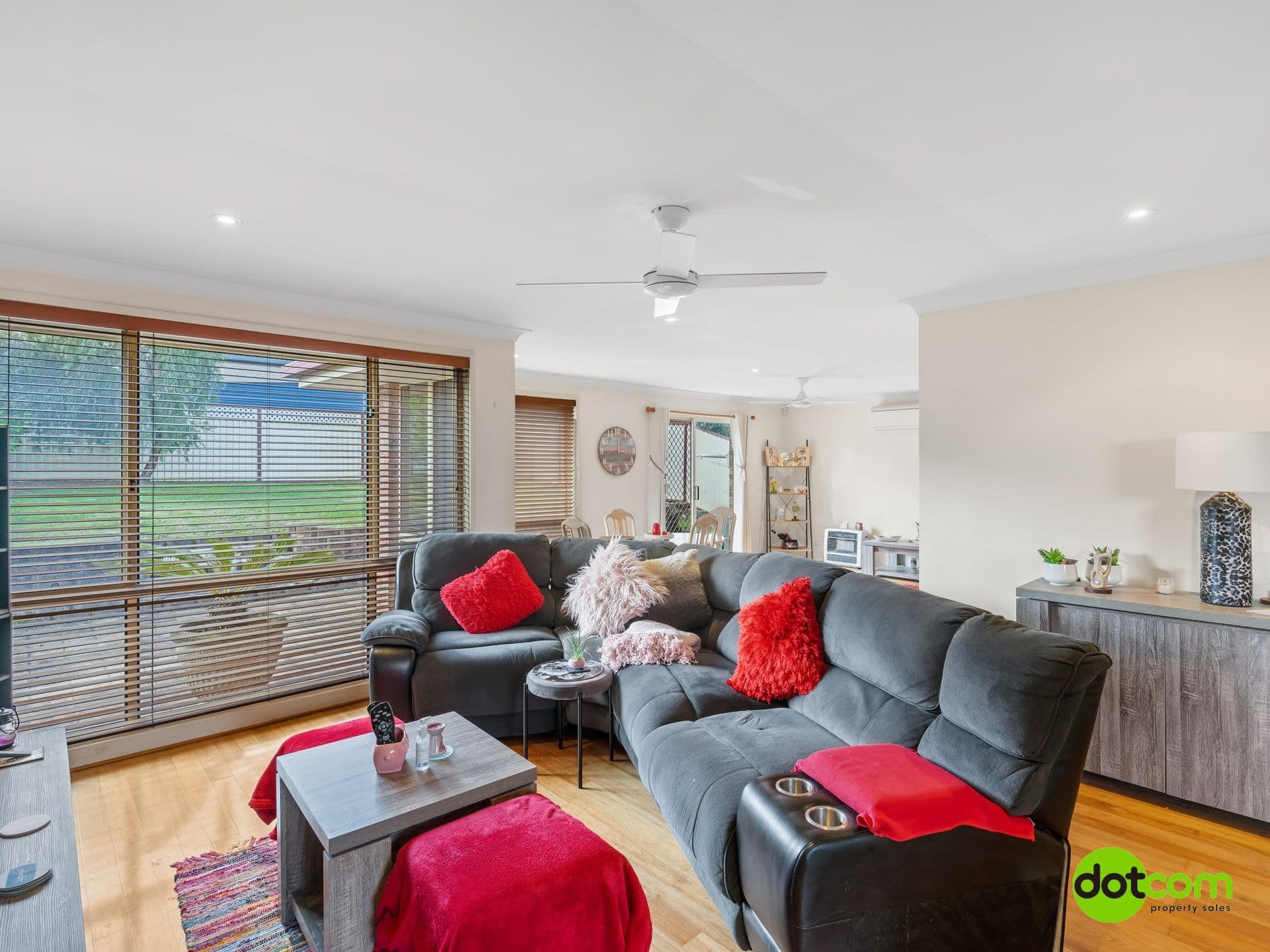 12 Hamlyn Road, Hamlyn Terrace, Hamlyn Terrace - Thumbnail 2