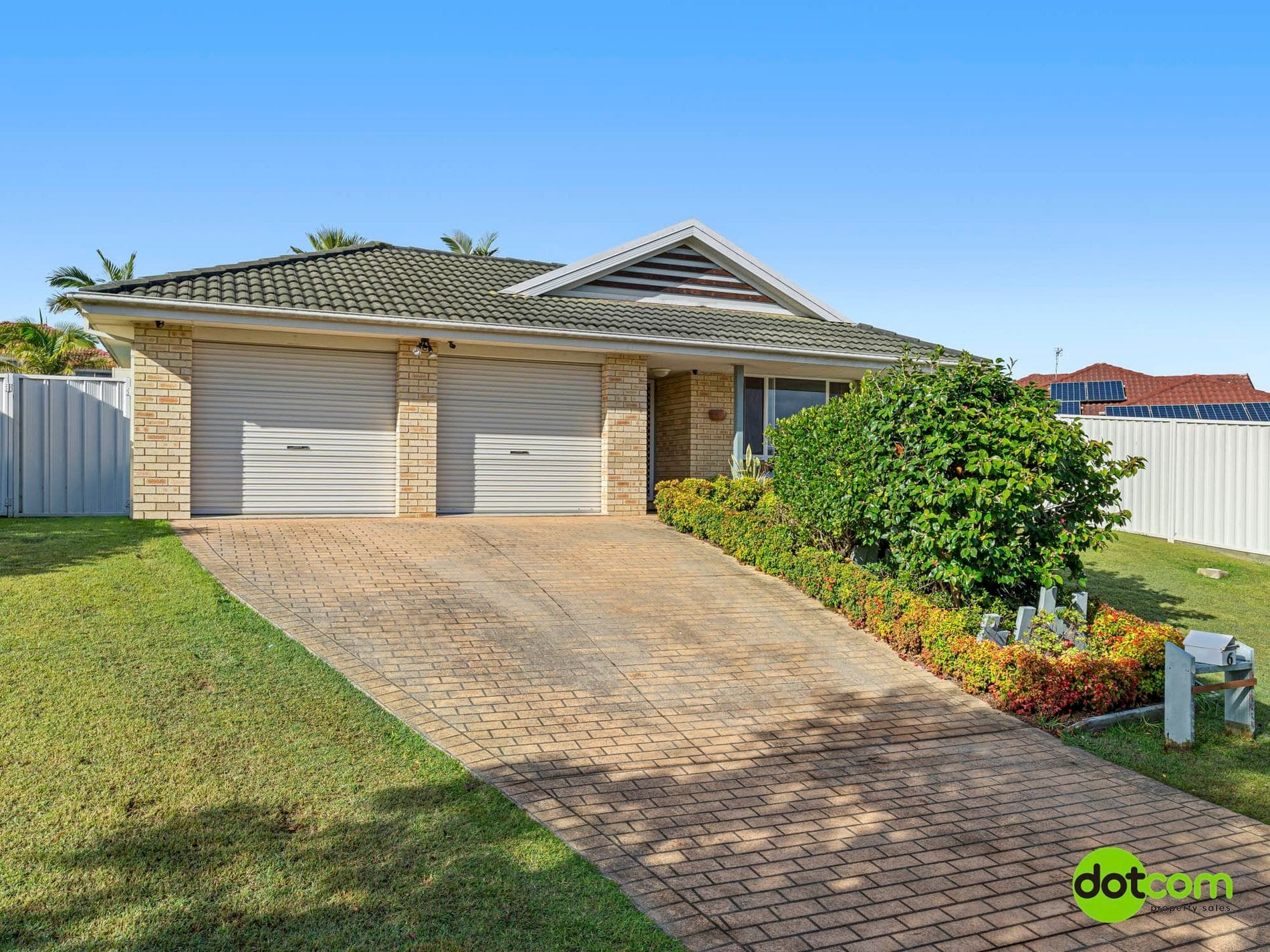 6 Skyhawk Avenue, Hamlyn Terrace - Image 1