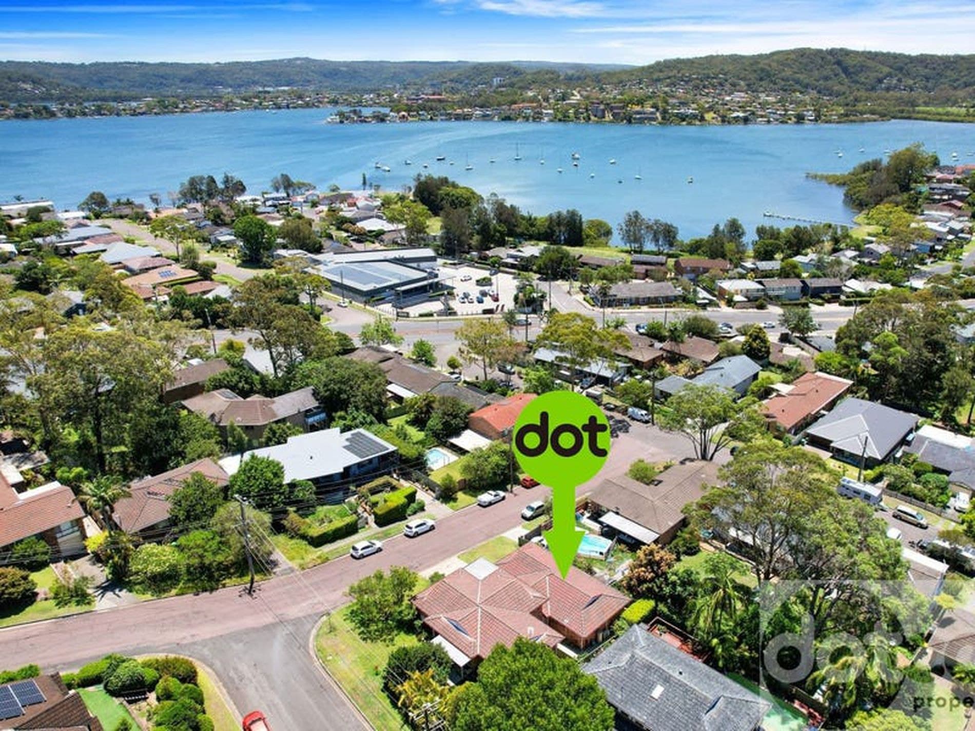 2 / 2 Redgrove Street, Green Point - Image 1