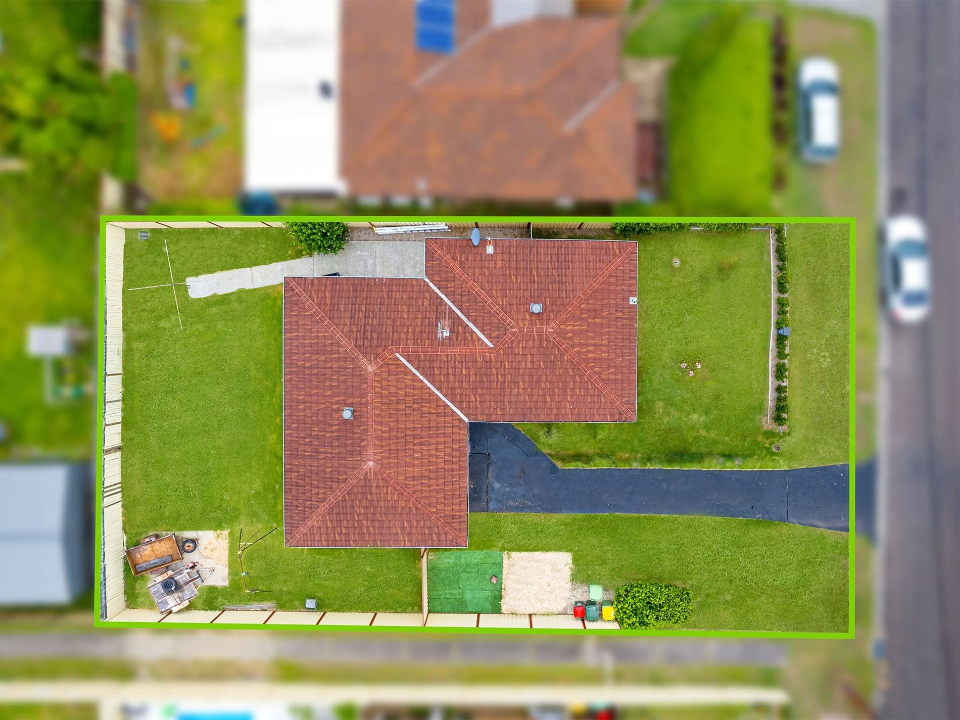 17 White Swan Avenue, Blue Haven - Thumbnail 8