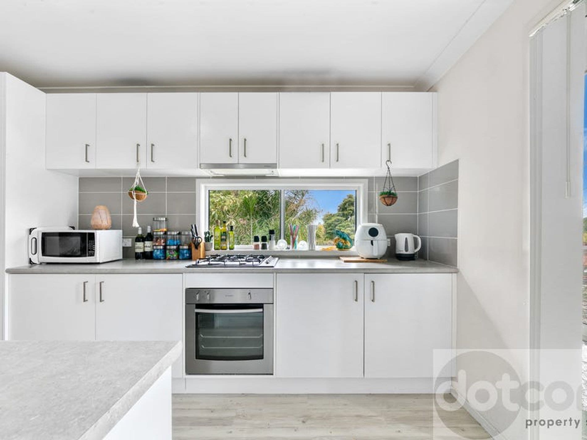 1 / 1A Woodbury Park Drive, Mardi - Image 1