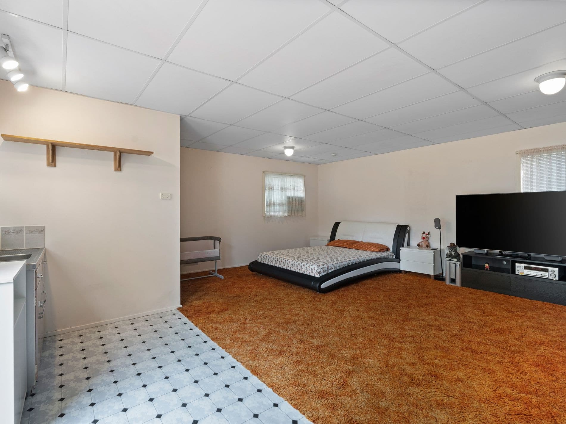 19 Kawana Avenue, Blue Haven, Blue Haven - Thumbnail 4