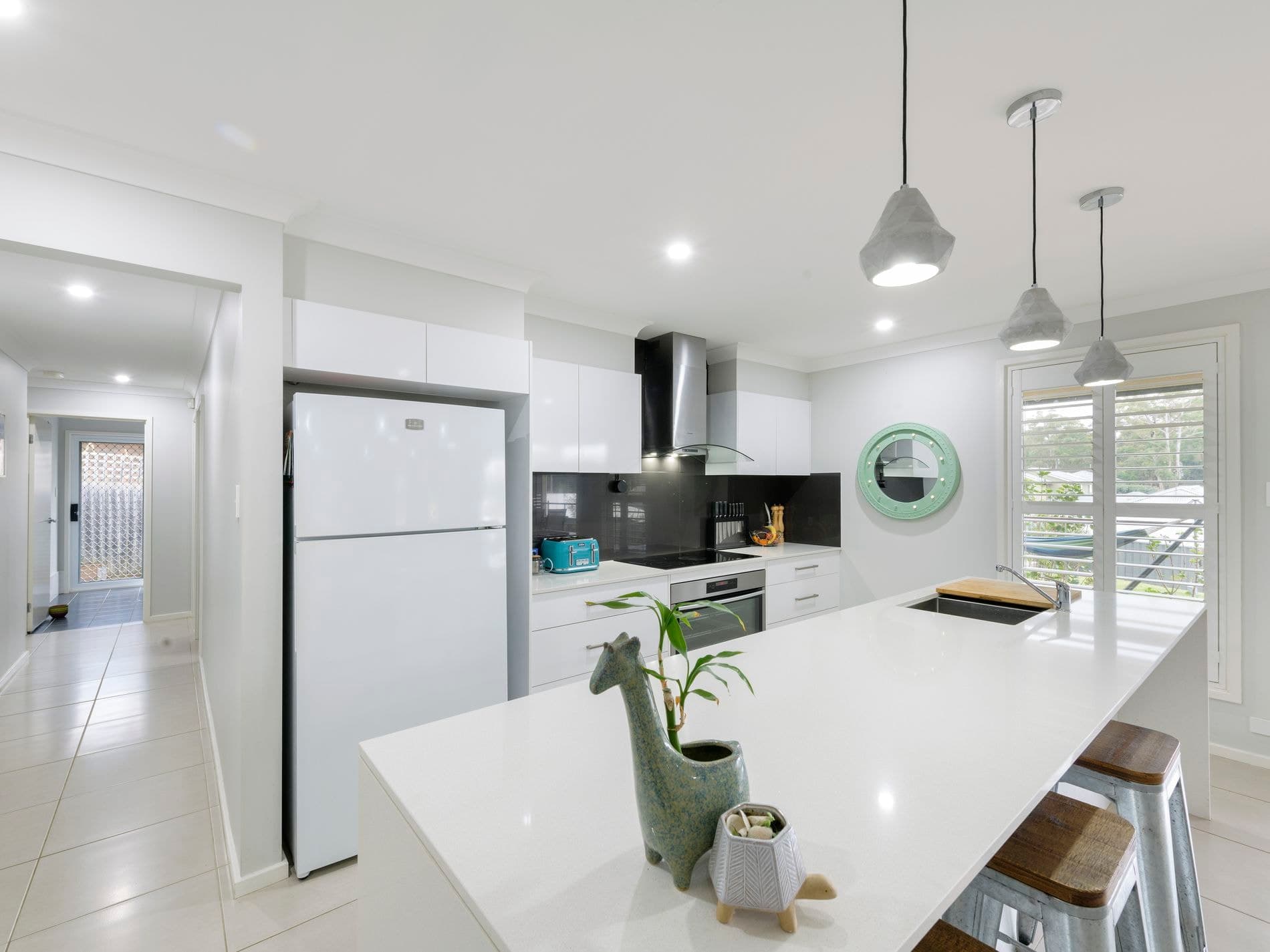 66 Lake Road, Balcolyn - Thumbnail 4