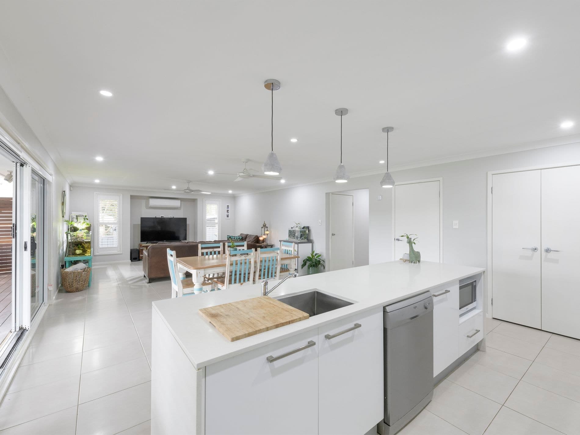 66 Lake Road, Balcolyn - Thumbnail 5