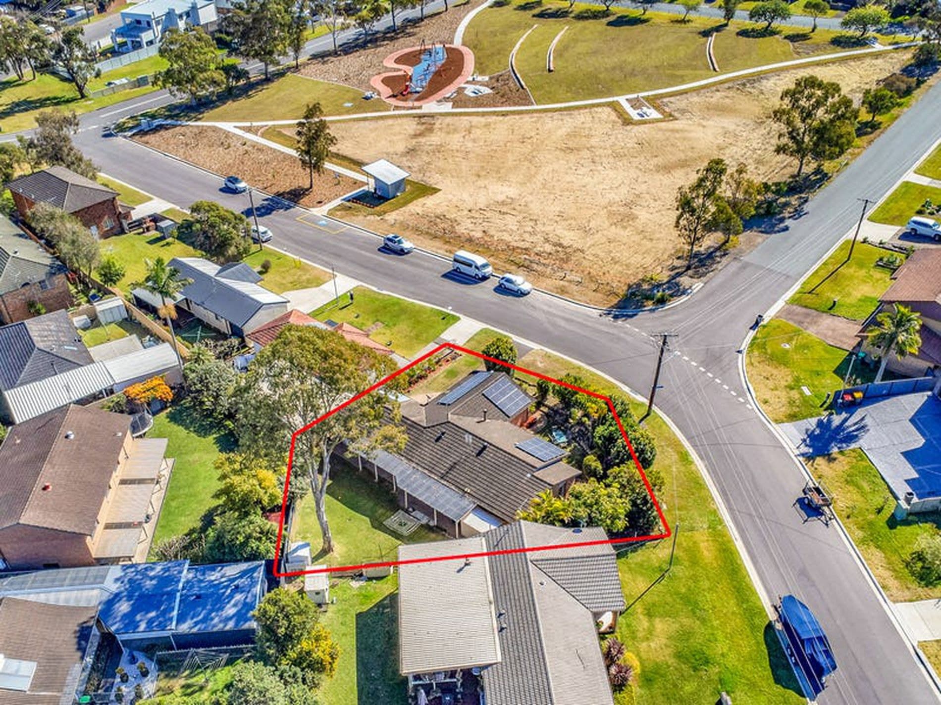 8 Alkrington Avenue, Fishing Point - Thumbnail 2