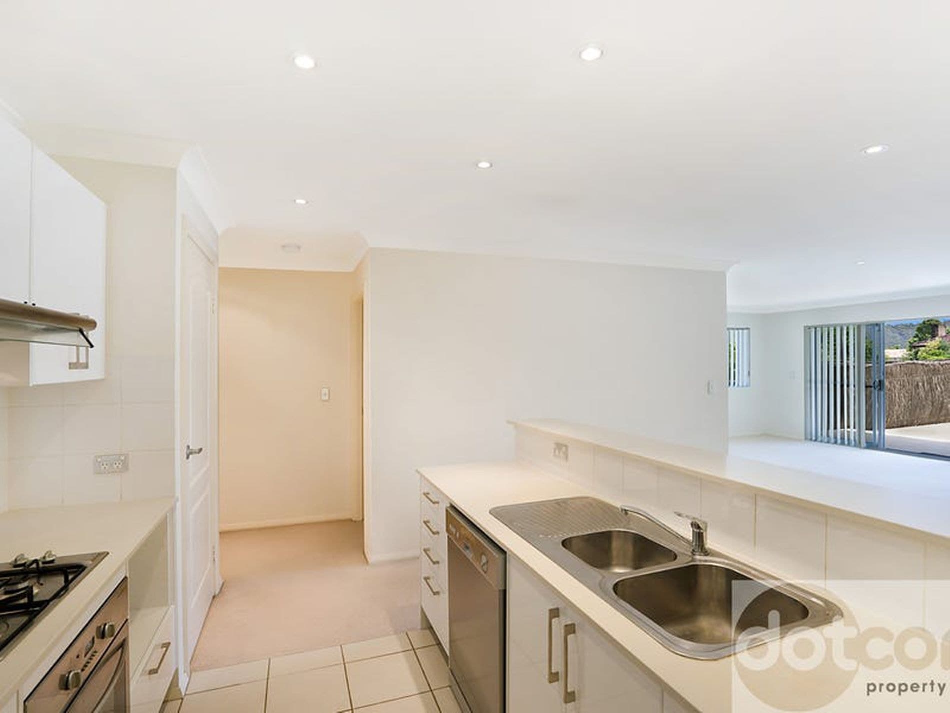 10 / 13-15 Moore Street, West Gosford - Thumbnail 2