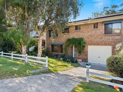 27 Grandview Parade, Gorokan - Image 1