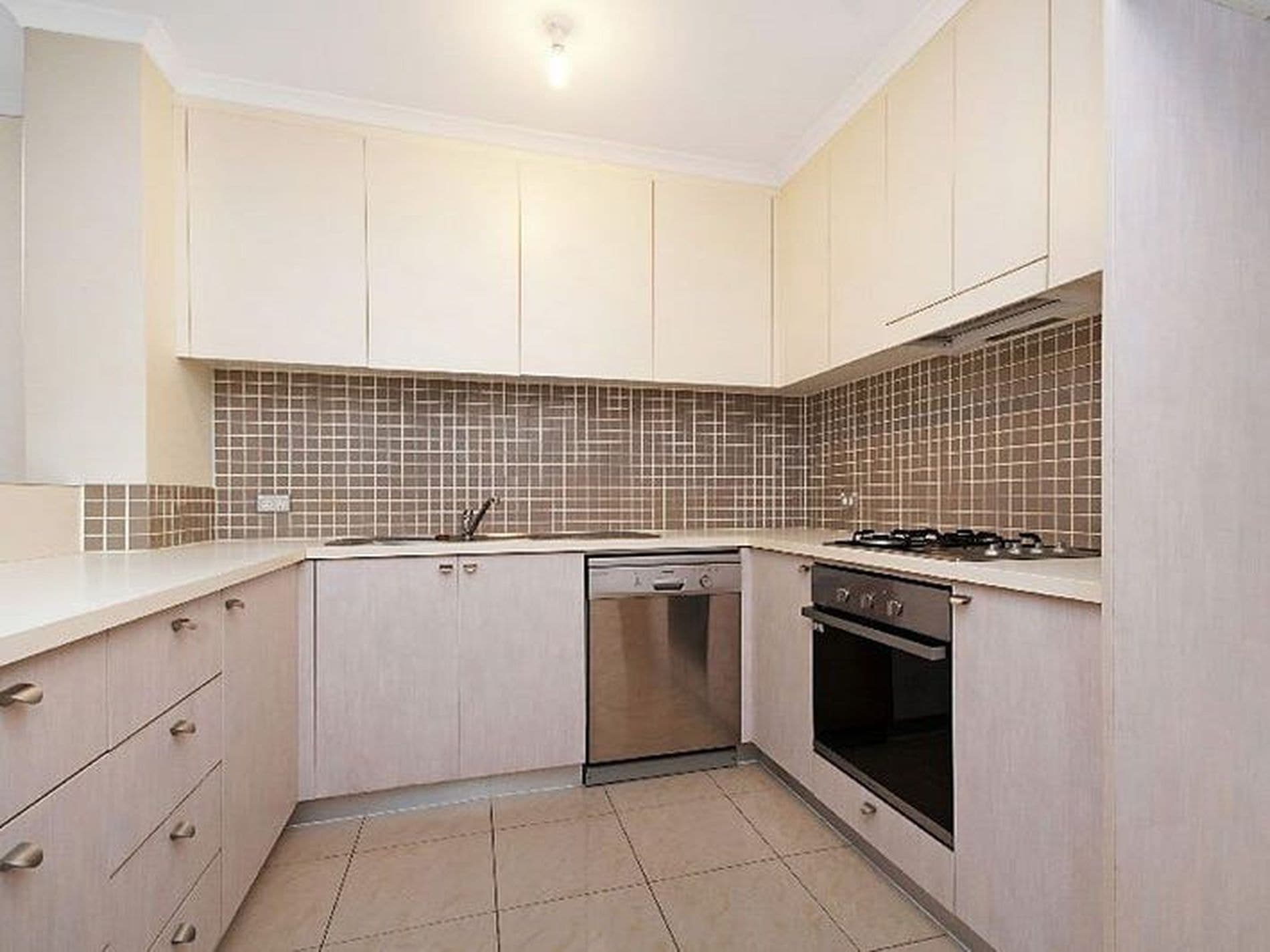 435 / 80 John Whiteway Drive, Gosford - Thumbnail 3