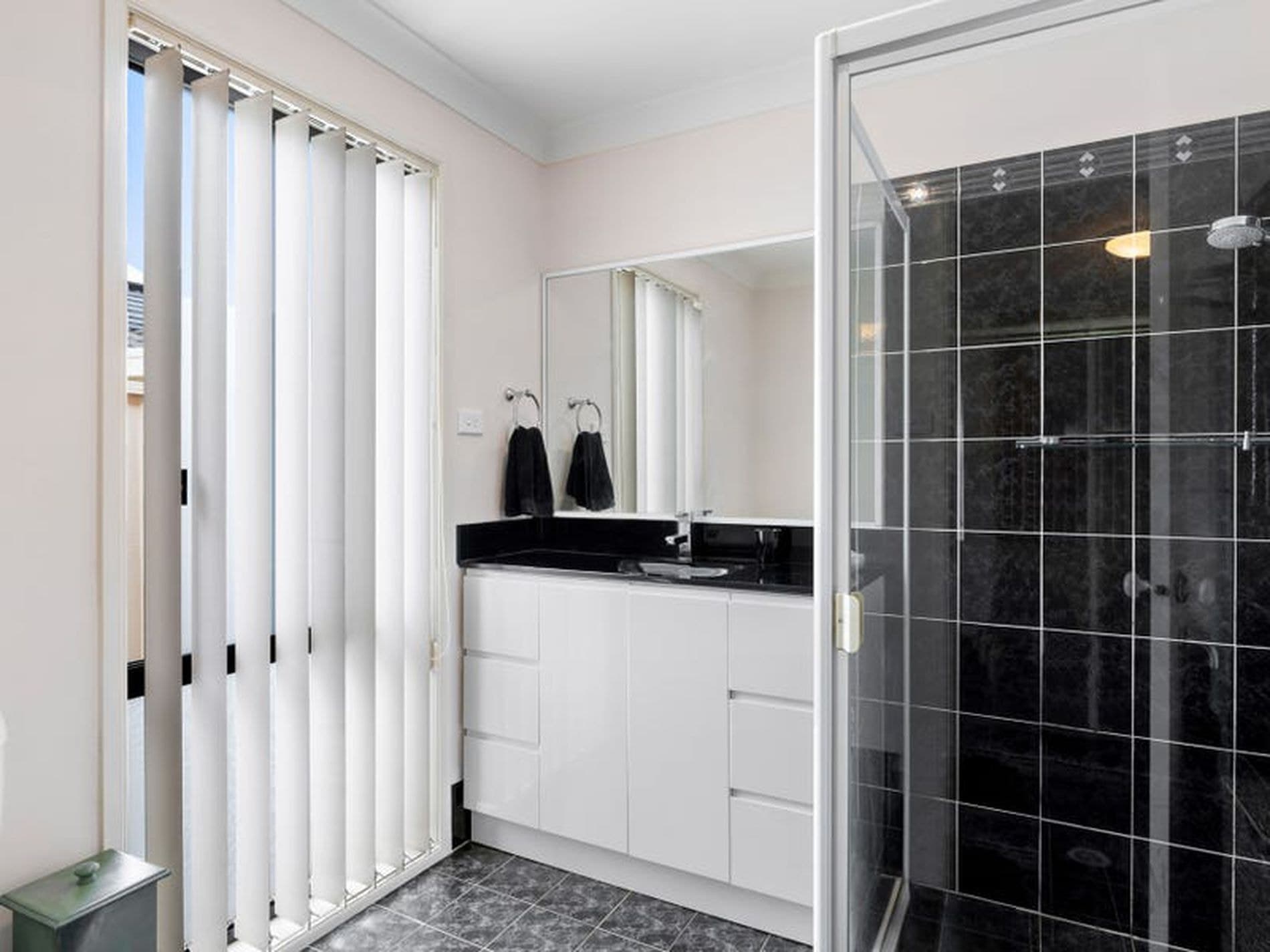 2 Spotted Gum Close, Hamlyn Terrace - Thumbnail 7