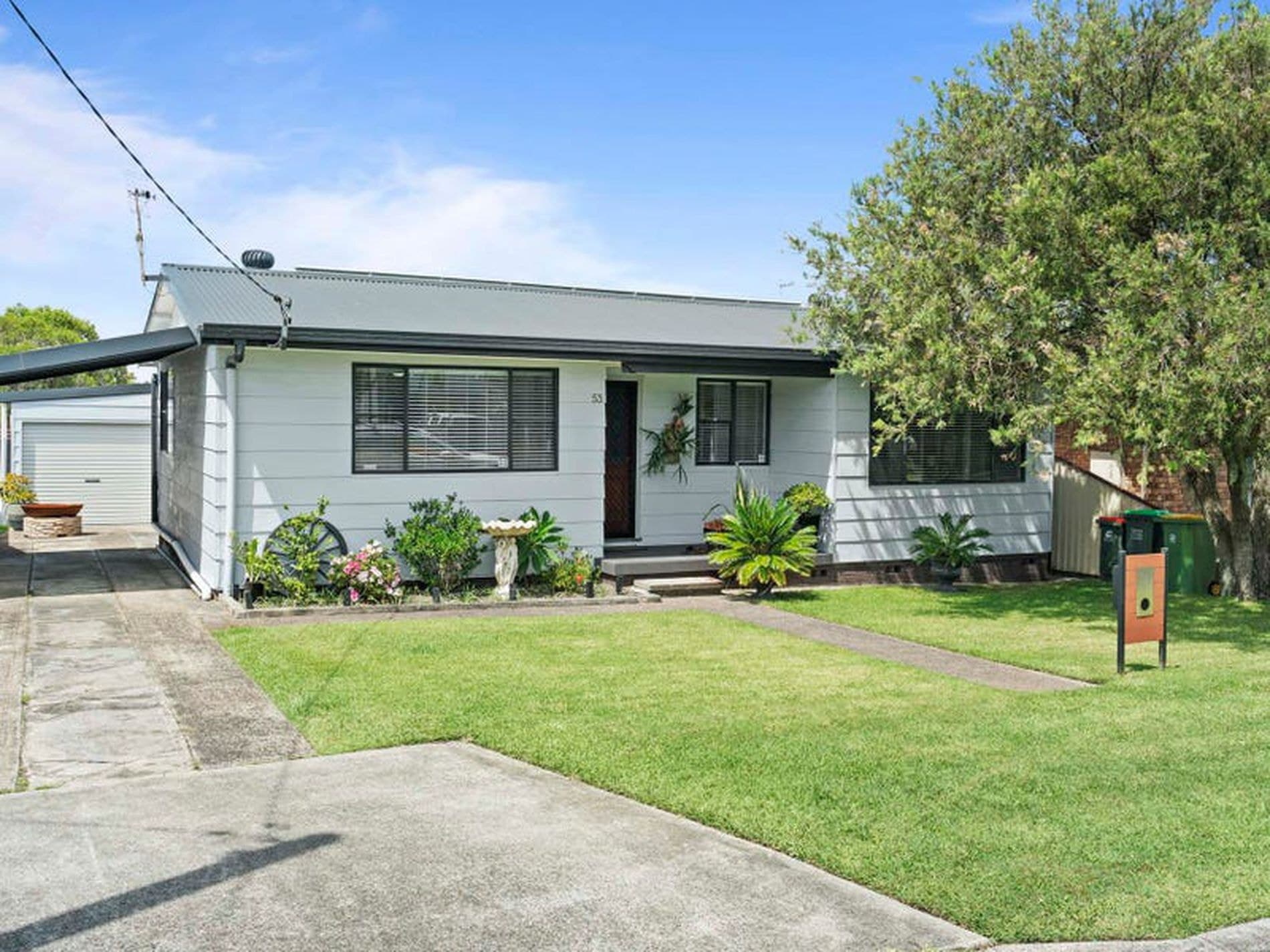 53 Dalnott Road, Gorokan - Image 1