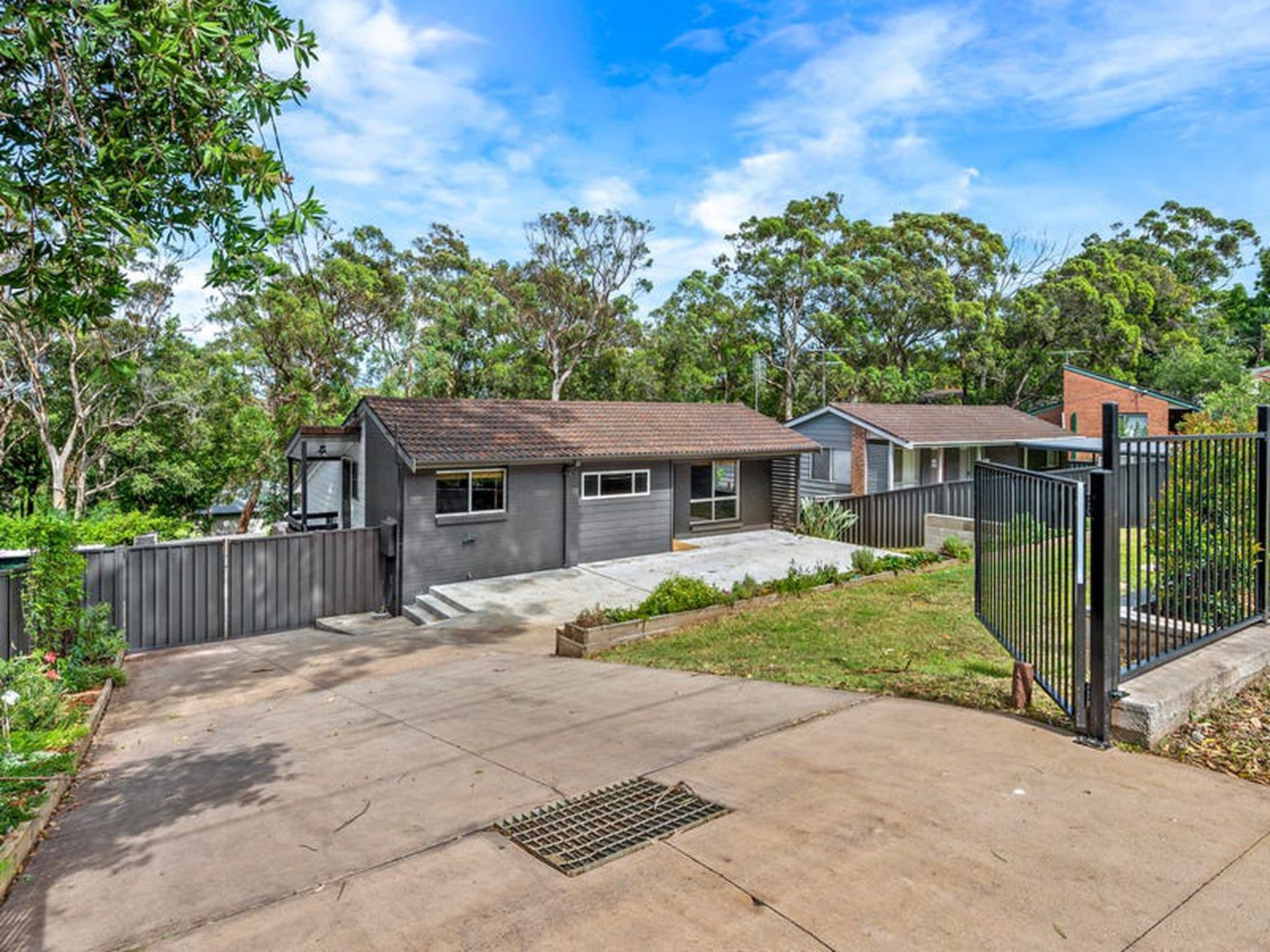 111 The Ridgeway, Bolton Point - Image 1