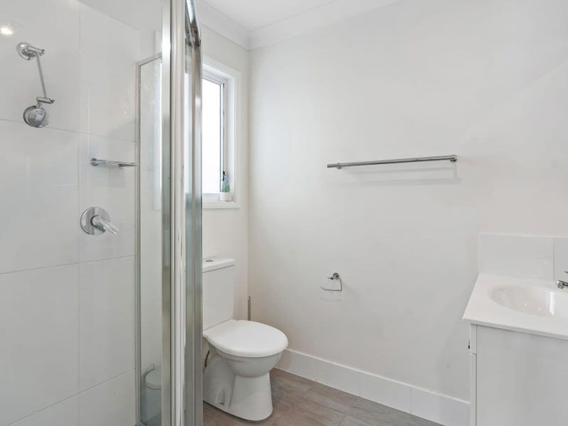 27 Georgina Avenue, Gorokan - Thumbnail 7