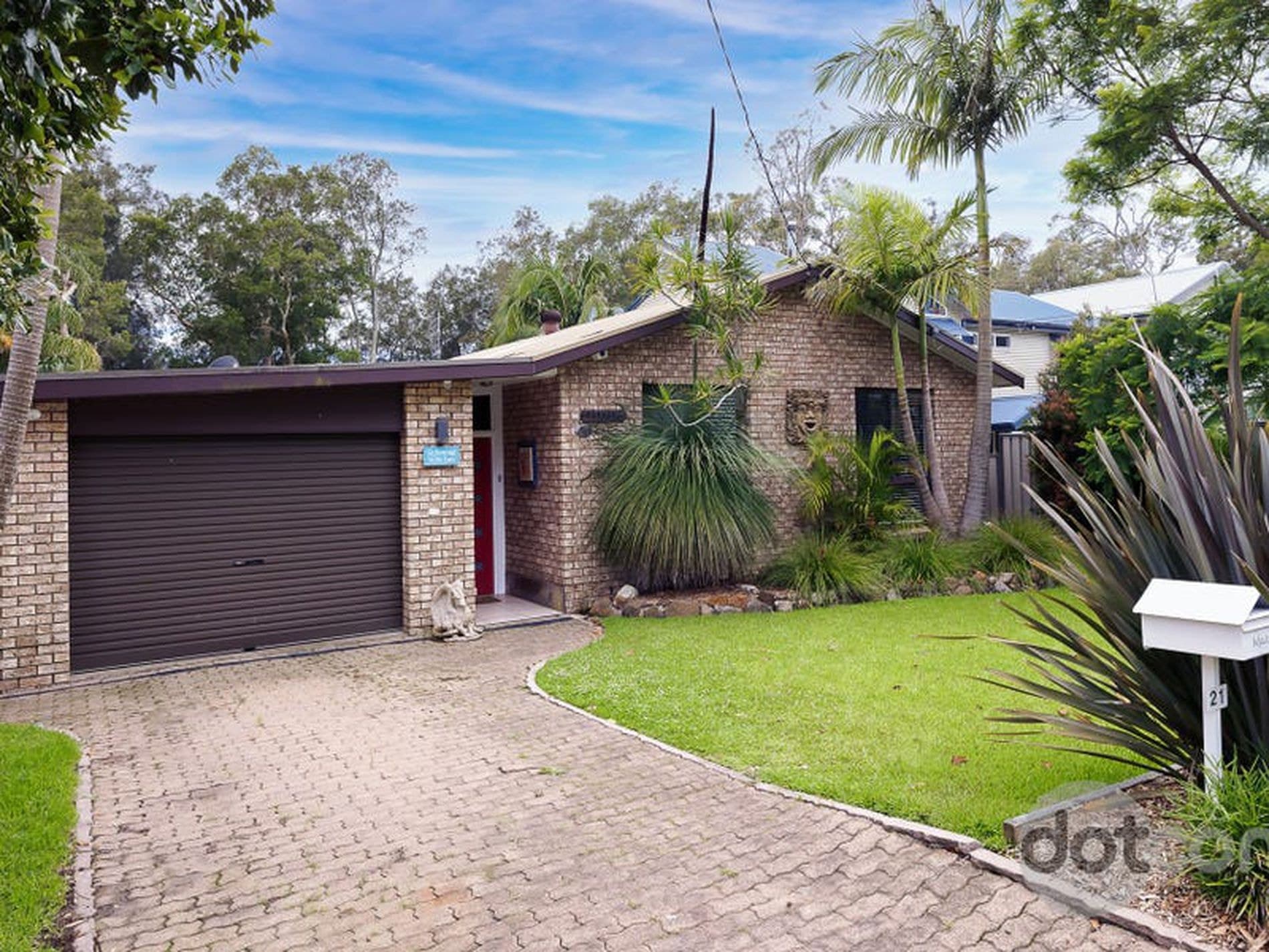 21 Lakeshore Avenue, Kingfisher Shores - Thumbnail 2