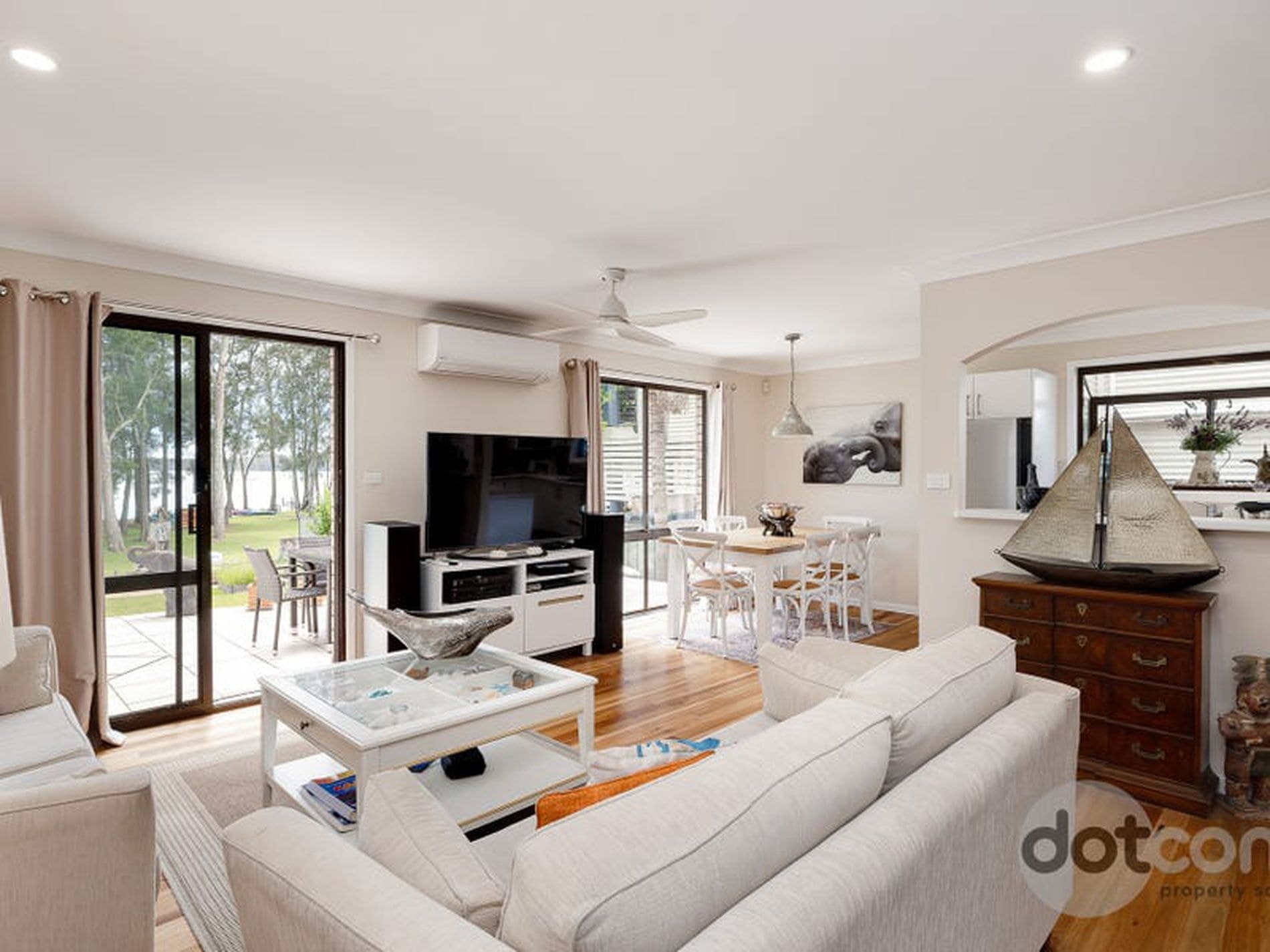 21 Lakeshore Avenue, Kingfisher Shores - Thumbnail 3