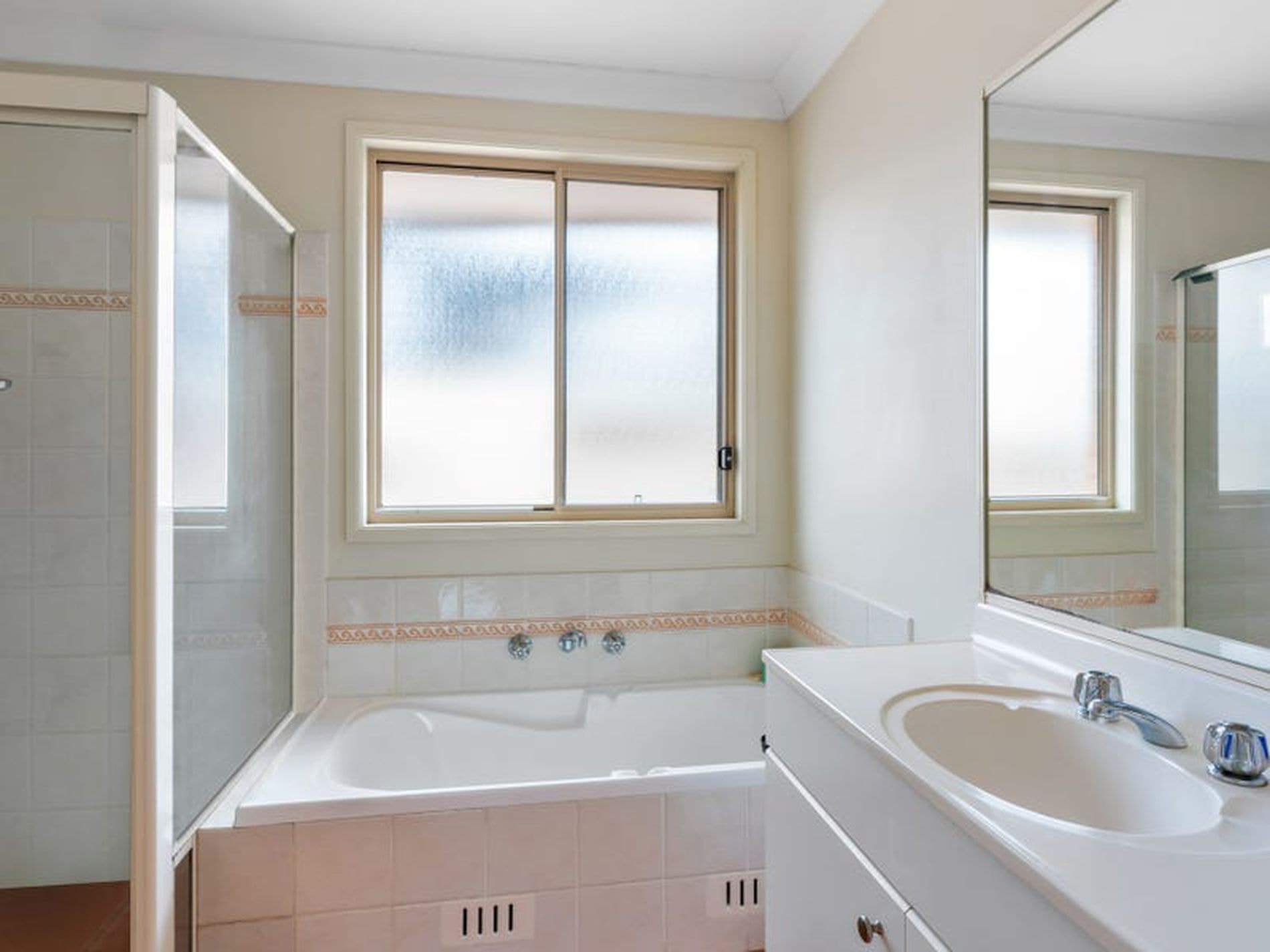5 Gibson Close, Kanwal - Thumbnail 7