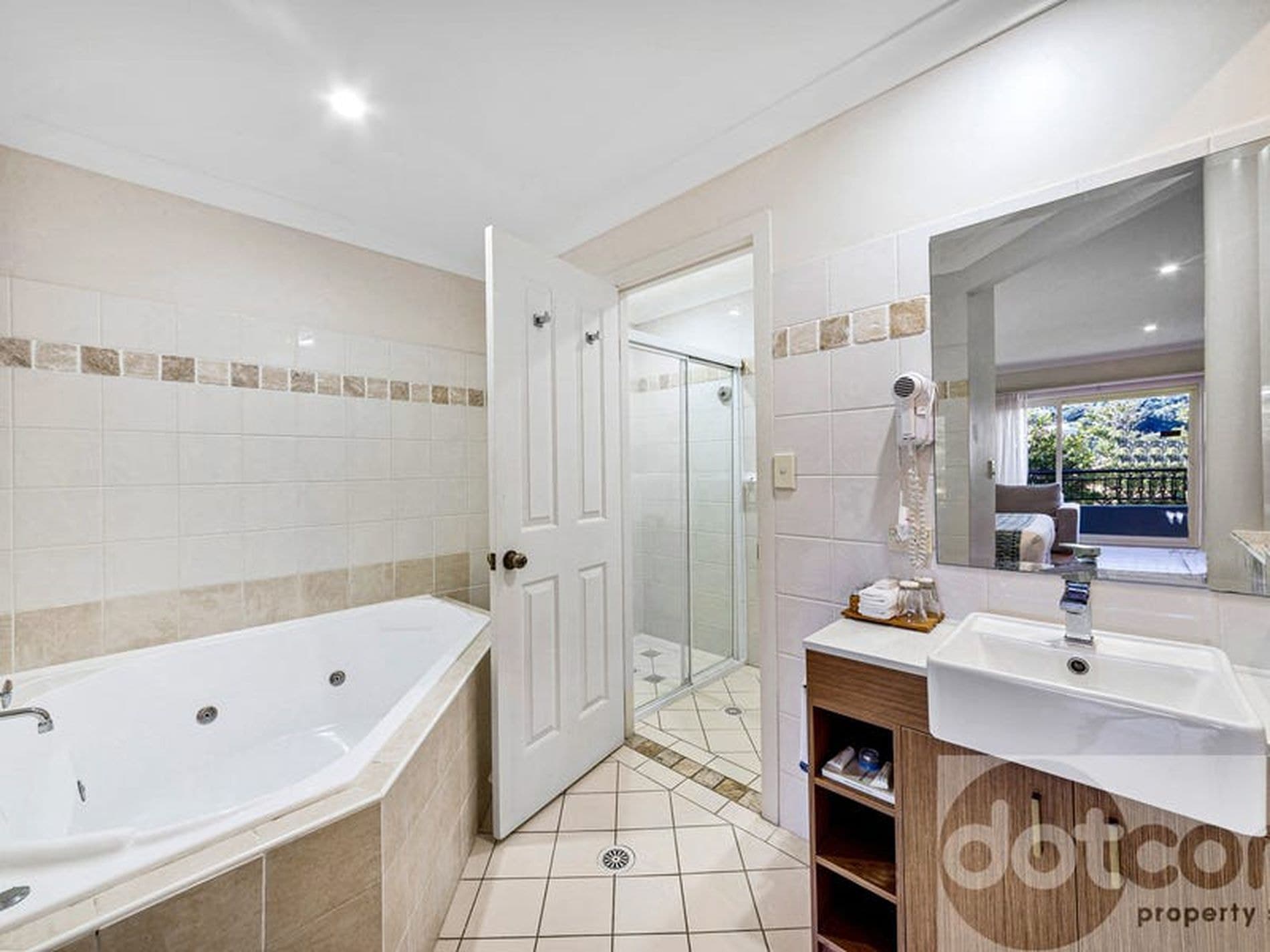 17 / 6 Maroomba Road, Terrigal - Thumbnail 6