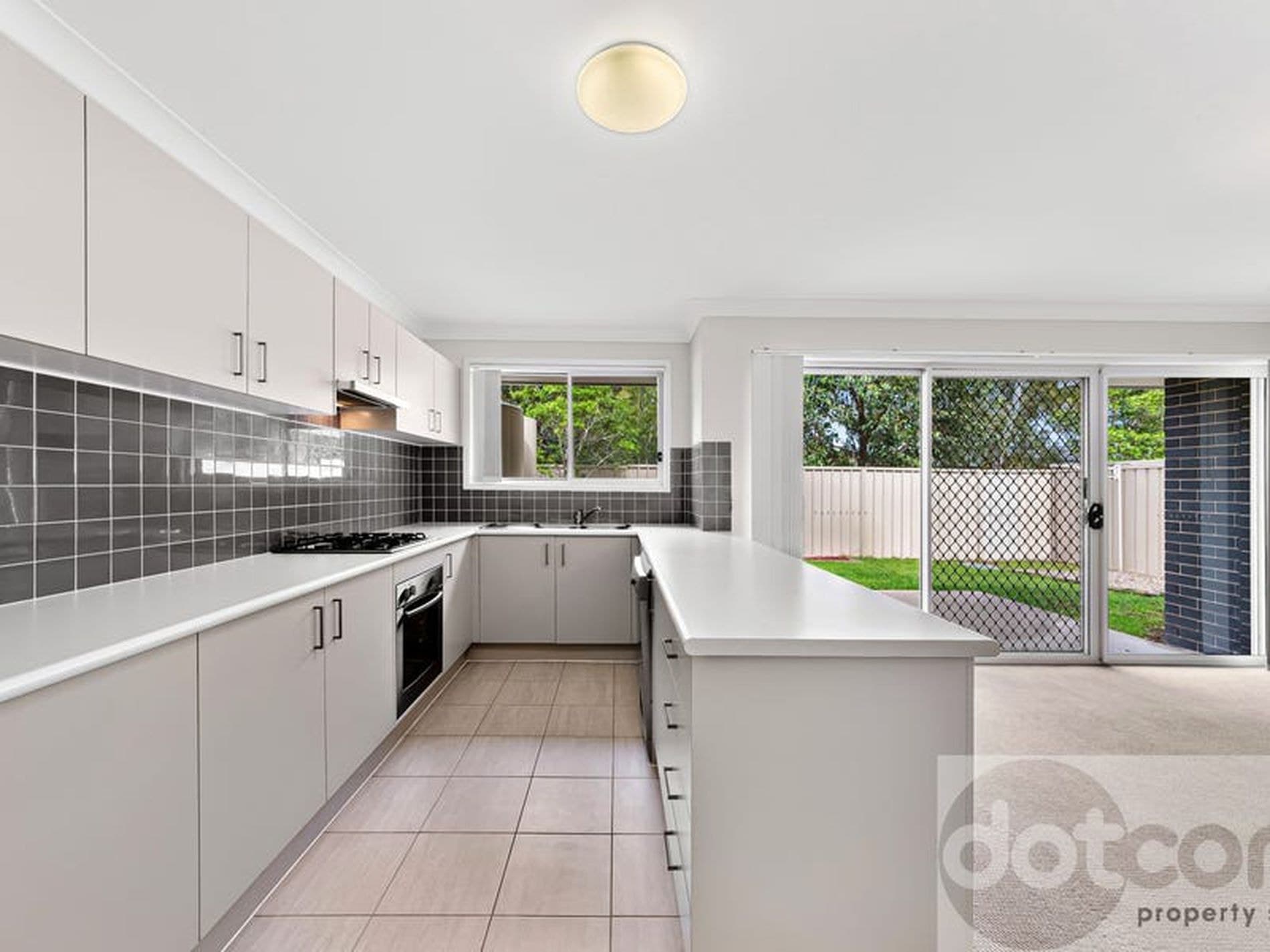 19 Dahlia Avenue, Hamlyn Terrace - Thumbnail 3