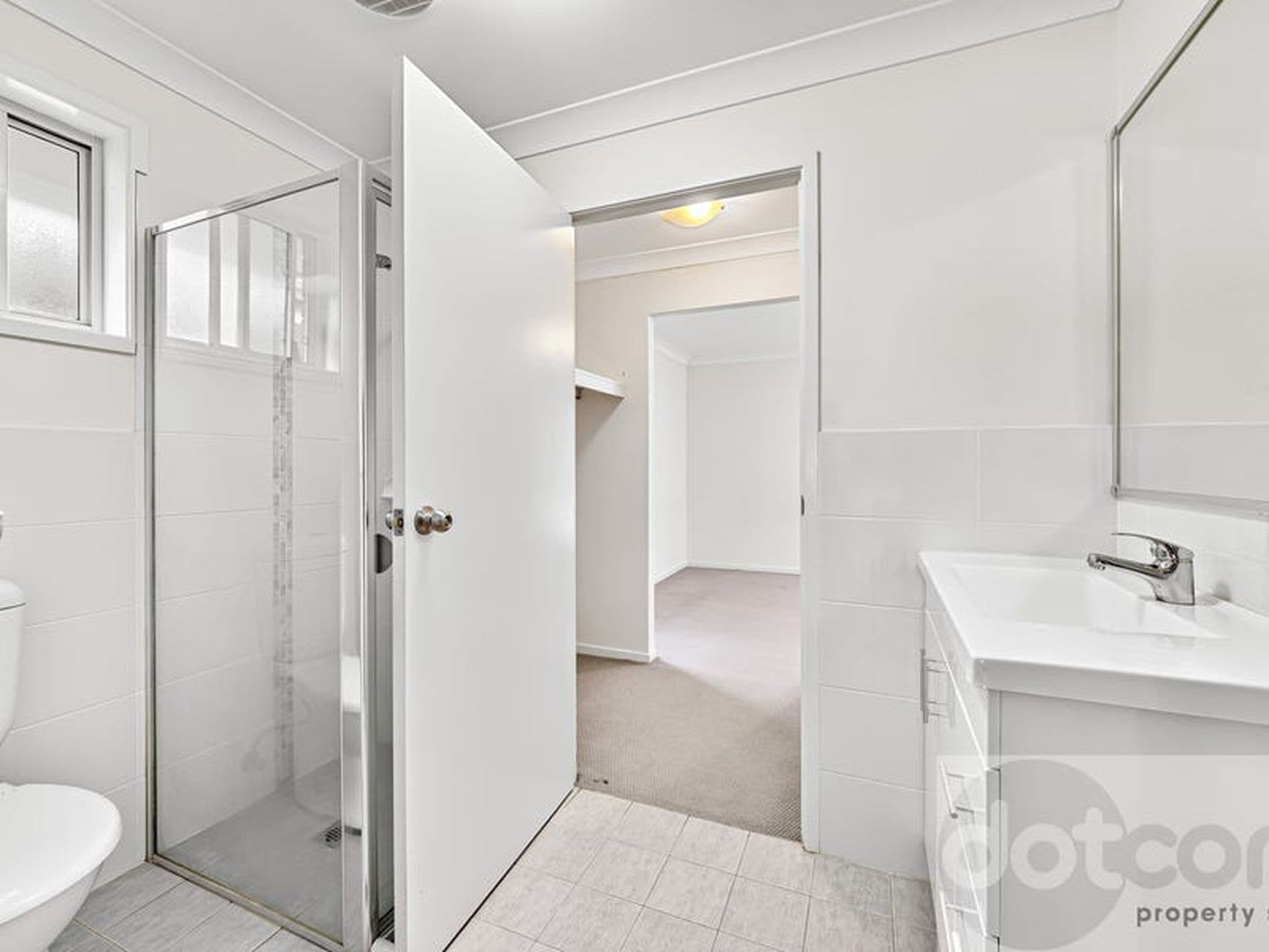 19 Dahlia Avenue, Hamlyn Terrace - Thumbnail 4