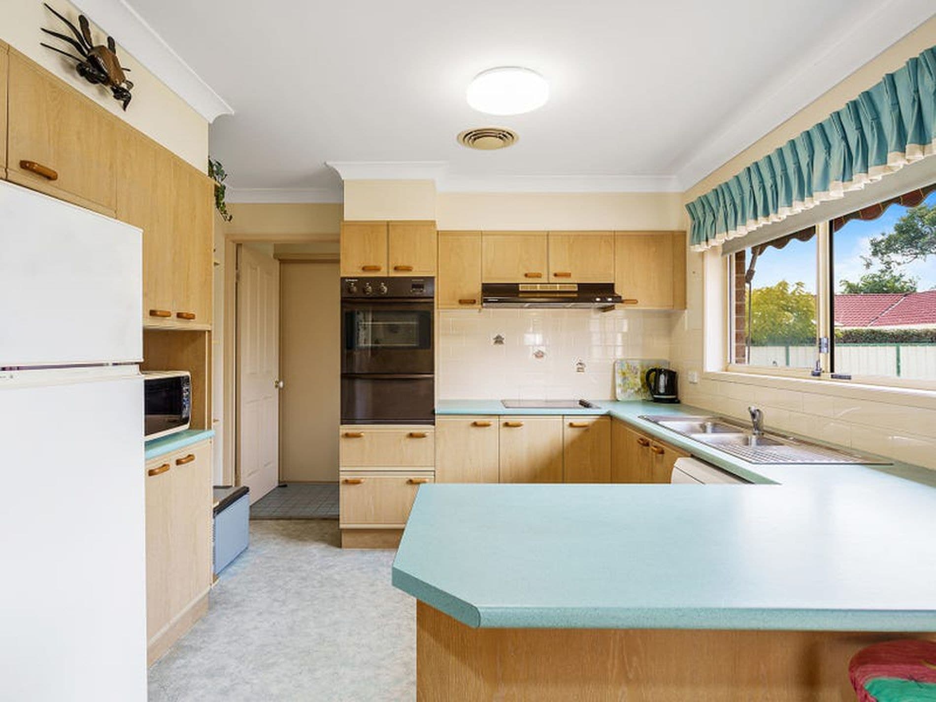 2 Renee Close, Lake Haven - Thumbnail 3