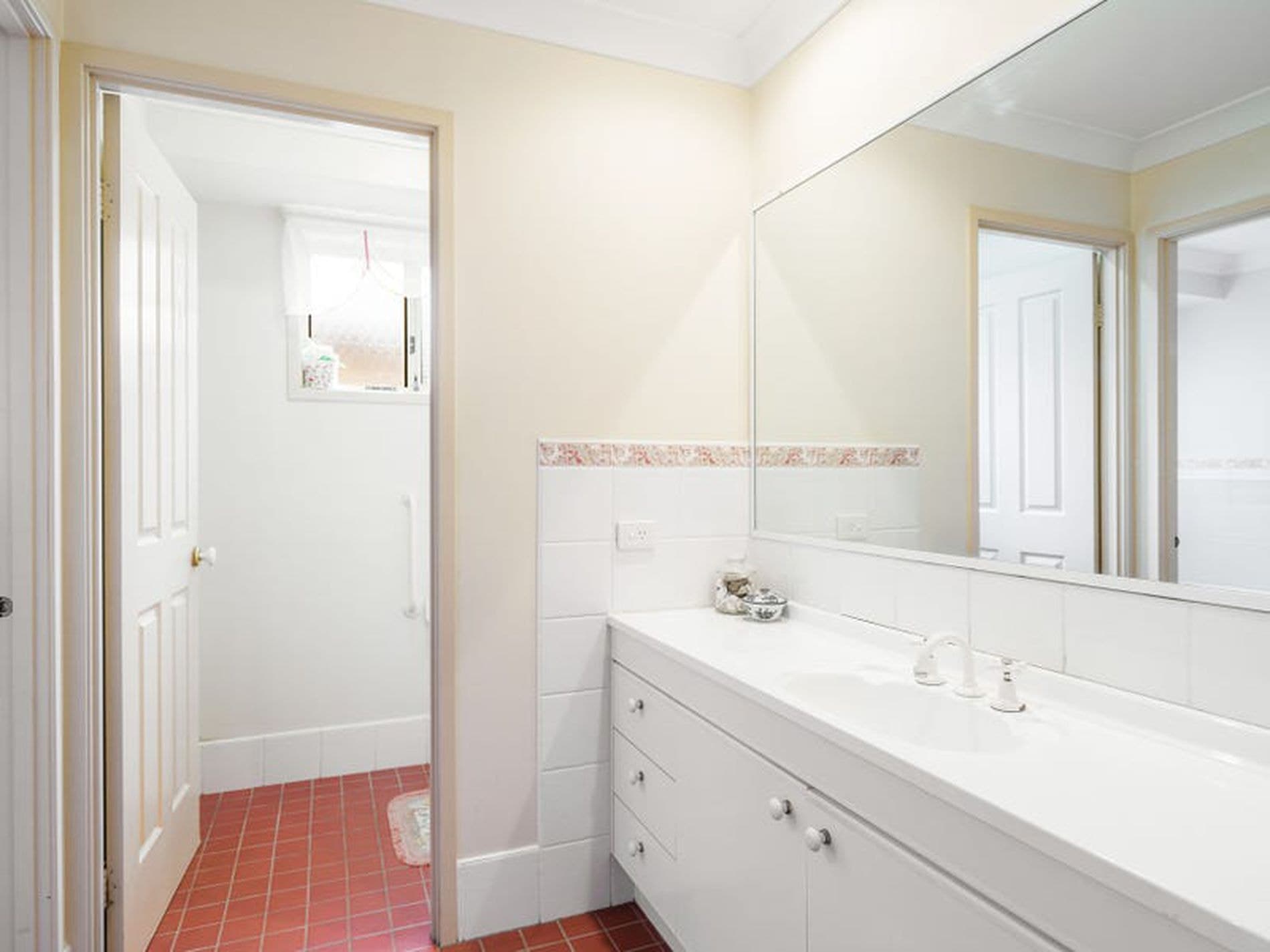 2 Renee Close, Lake Haven - Thumbnail 5