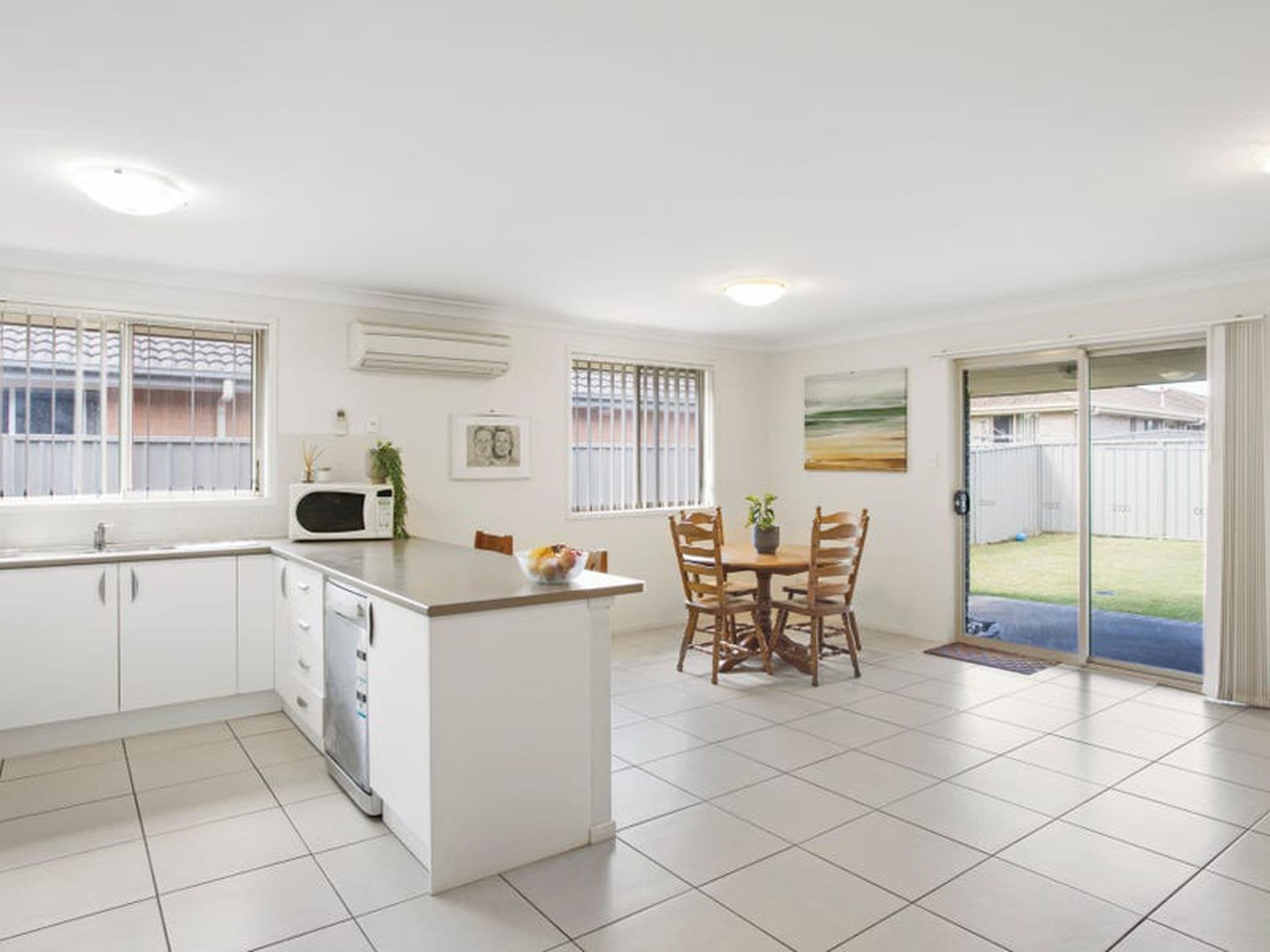11 Peony Place, Hamlyn Terrace - Thumbnail 3