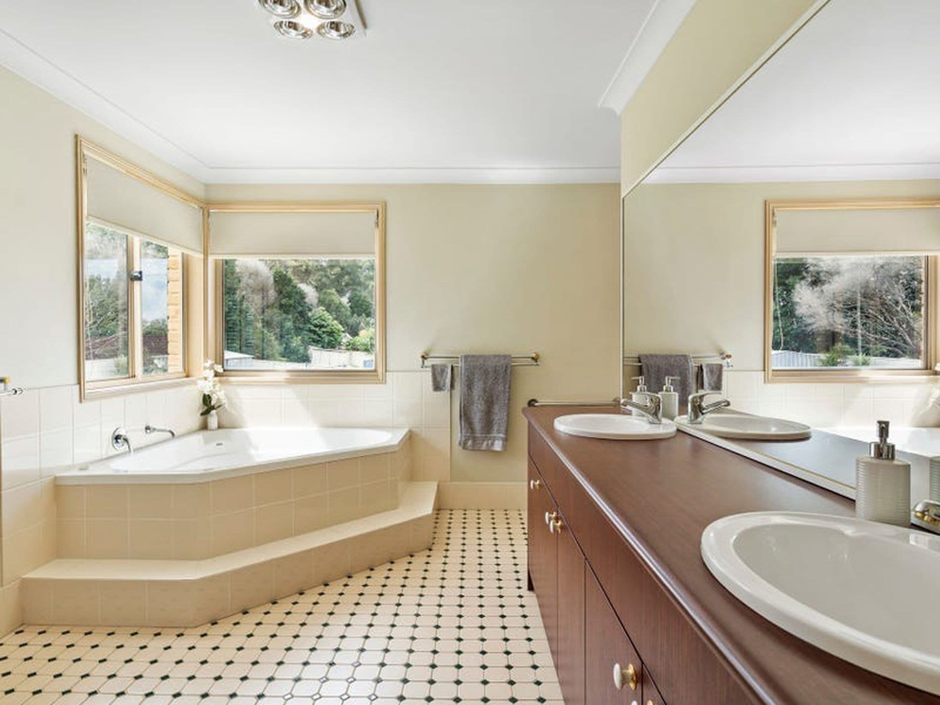 3 Alpine Ash Road, Hamlyn Terrace - Thumbnail 7