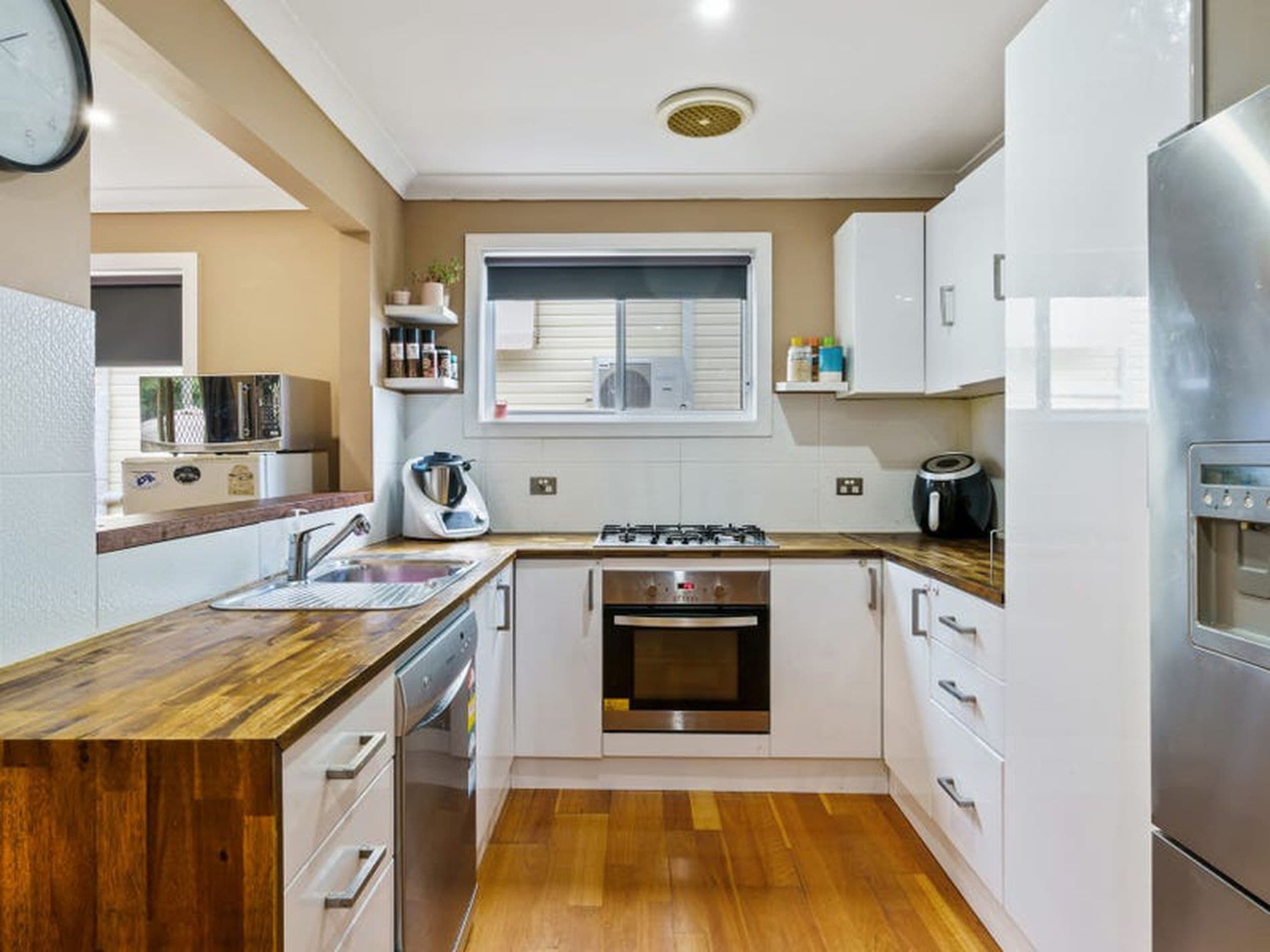23 Allambee Crescent, Blue Haven, Blue Haven - Thumbnail 3