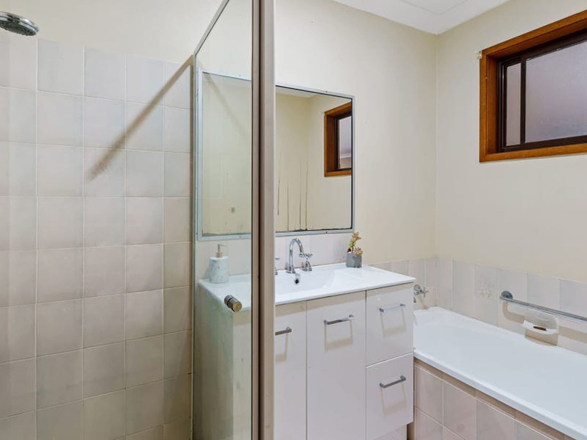 23 Allambee Crescent, Blue Haven, Blue Haven - Thumbnail 5